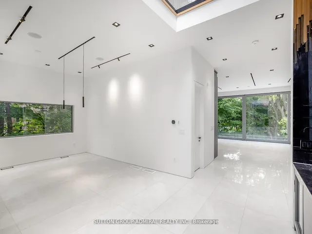 157 Old Forest Hill Rd, Toronto 3