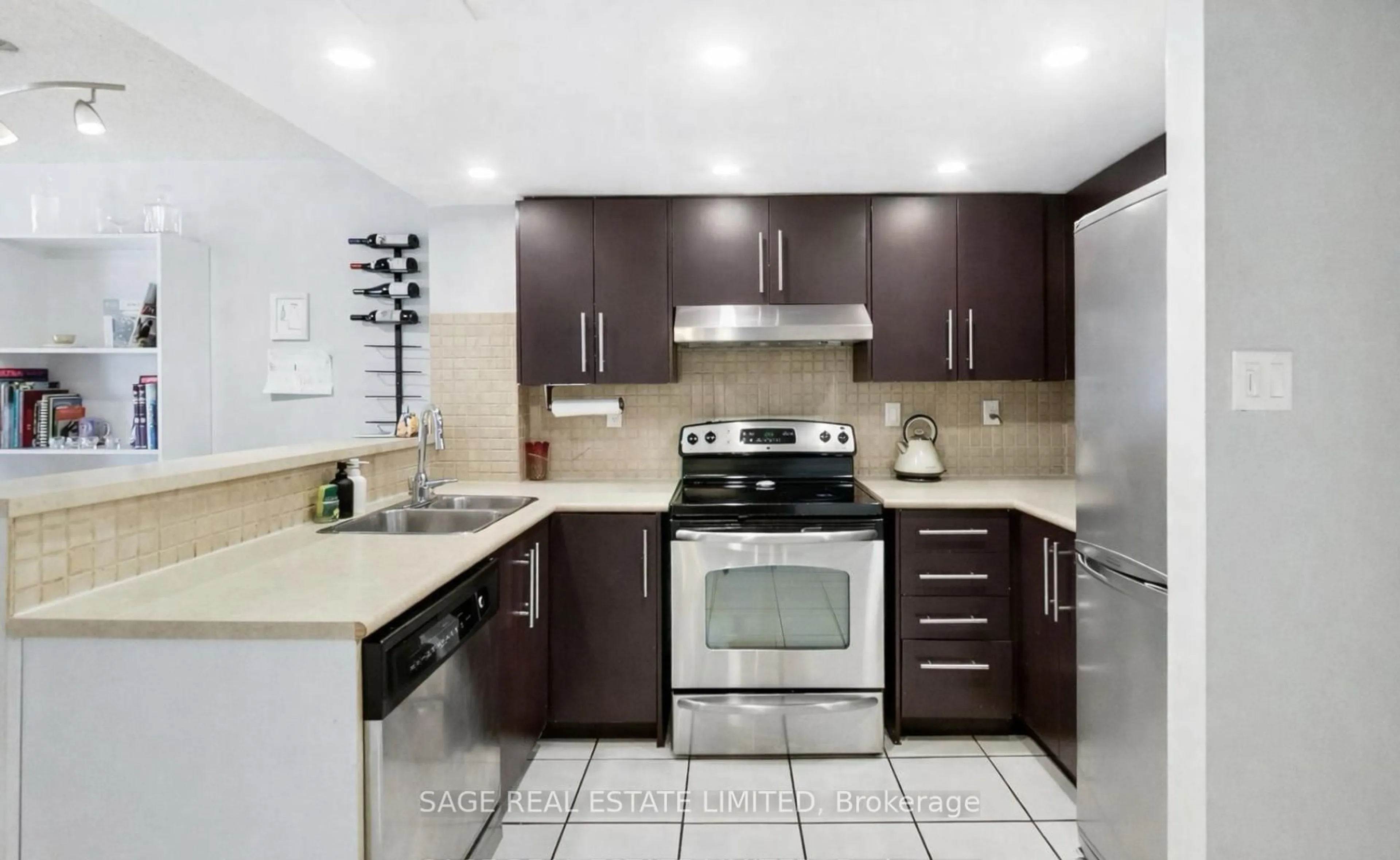 Standard kitchen, ceramic/tile floor for 456 College St #205, Toronto Ontario M6G 4A3