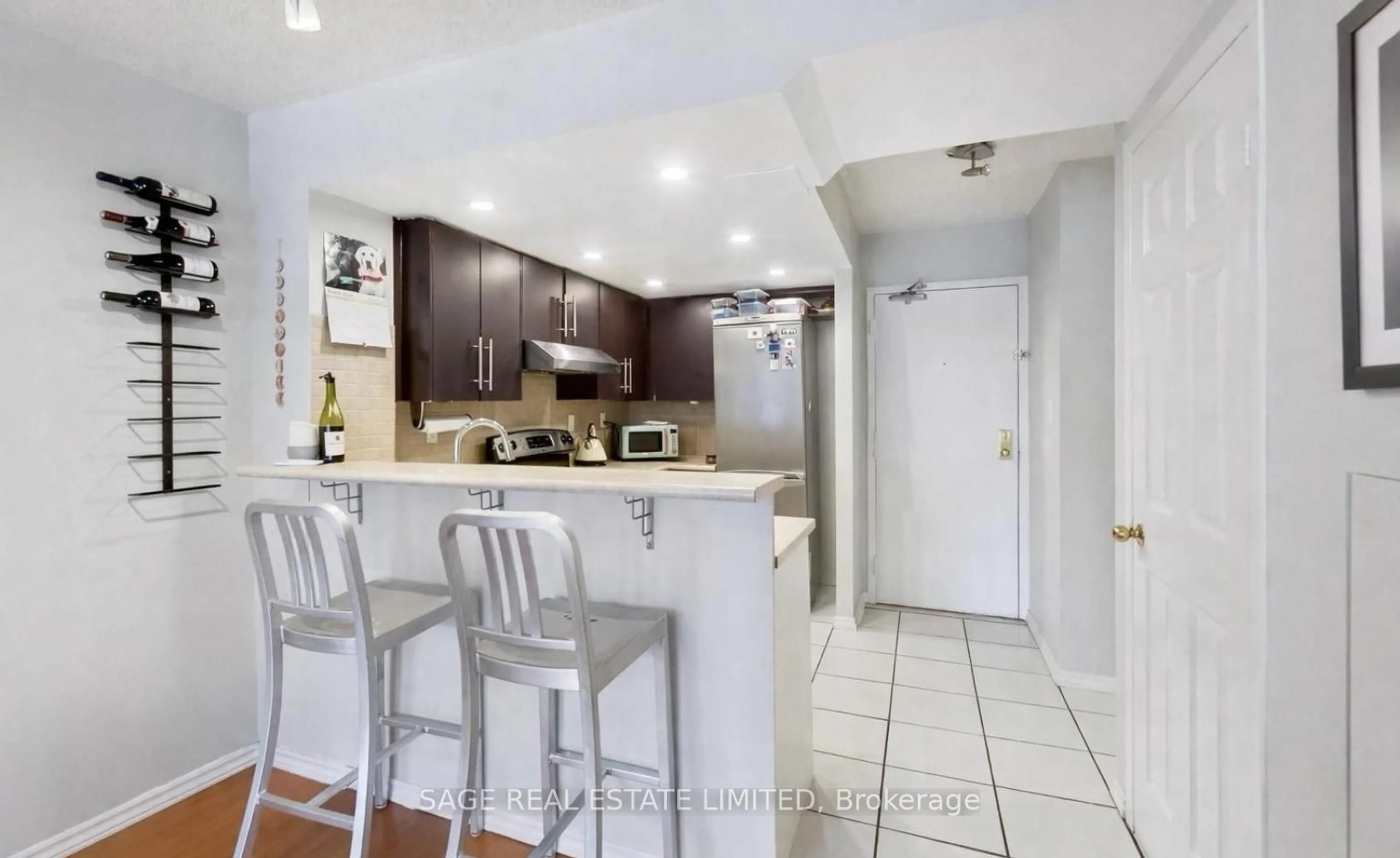 Open concept kitchen, ceramic/tile floor for 456 College St #205, Toronto Ontario M6G 4A3