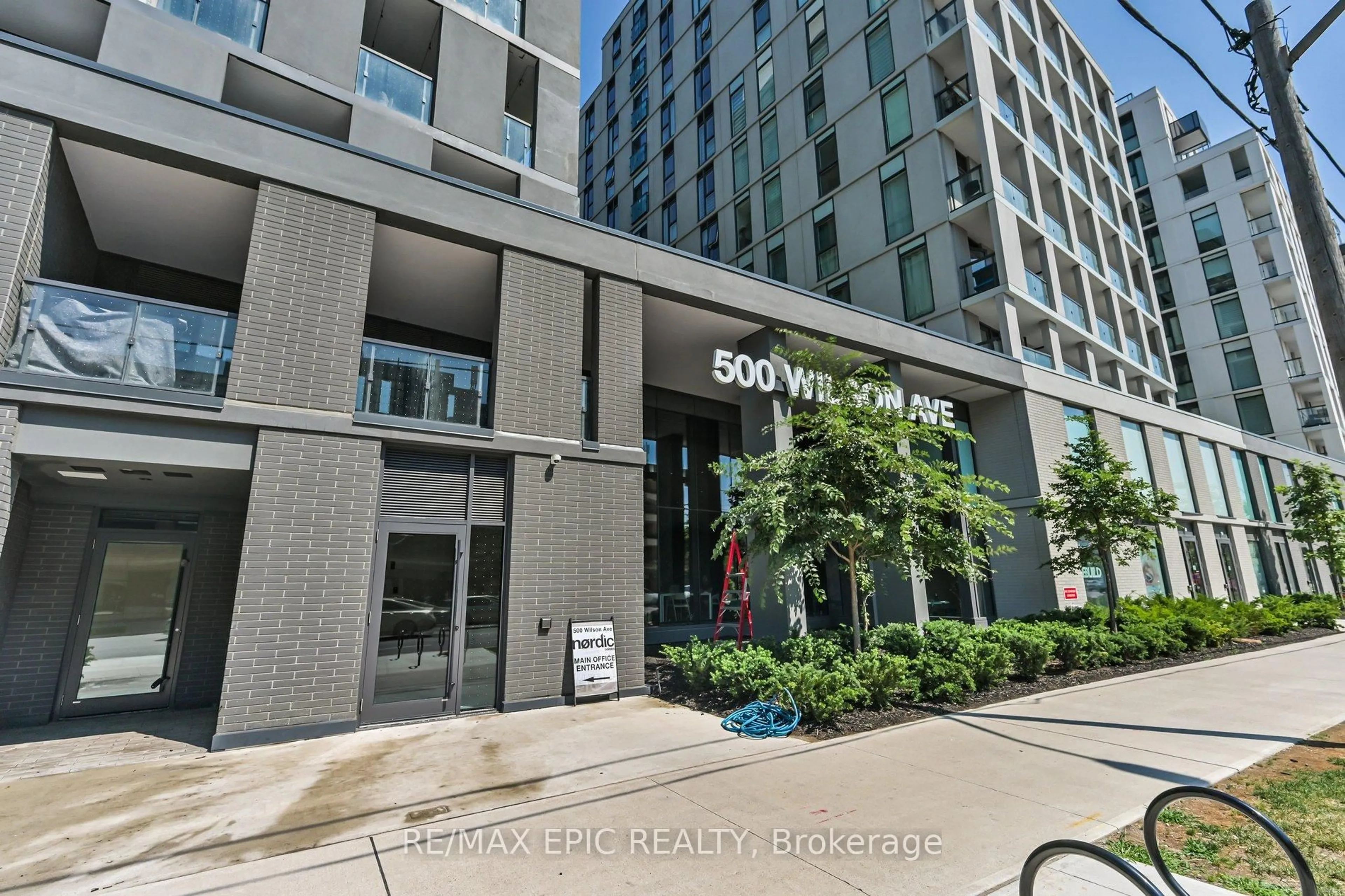 Indoor foyer for 500 Wilson Ave #622, Toronto Ontario M3H 0E5