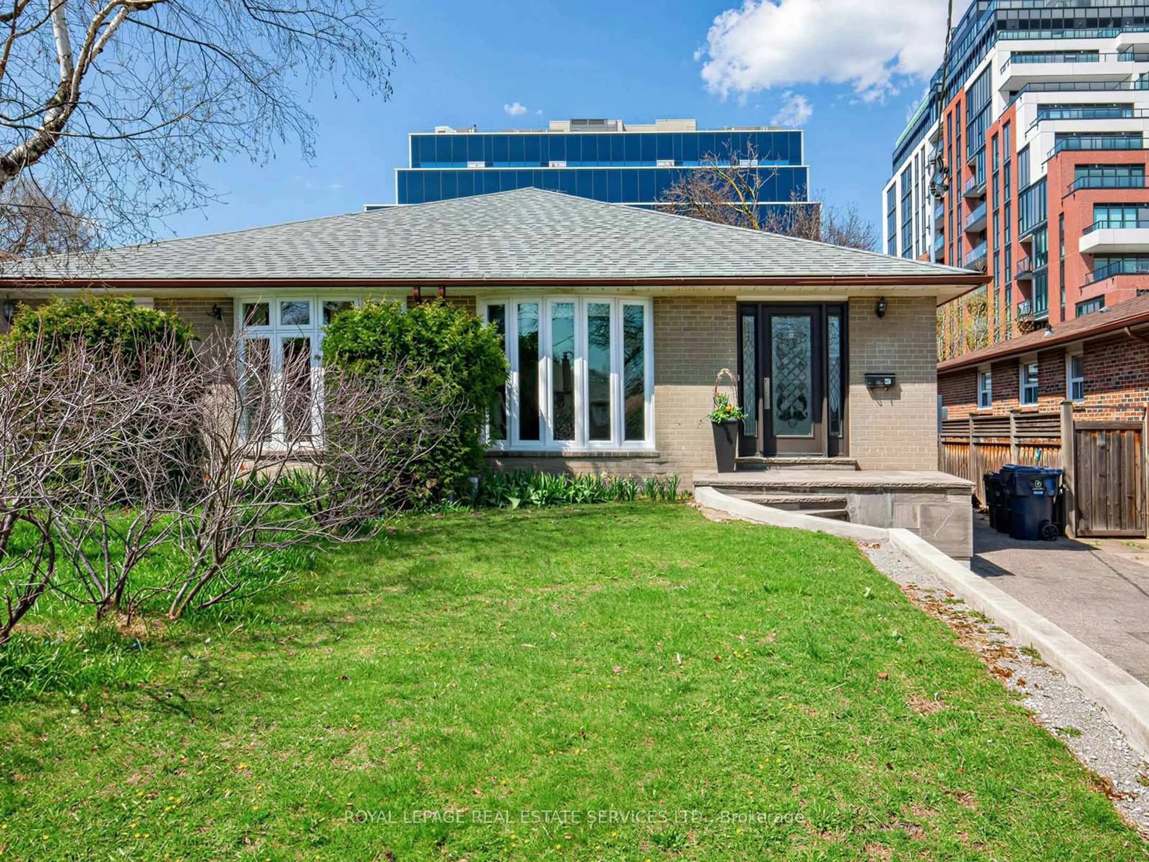 Home with brick exterior material, street for 44 Caracas Rd, Toronto Ontario M2K 1A9