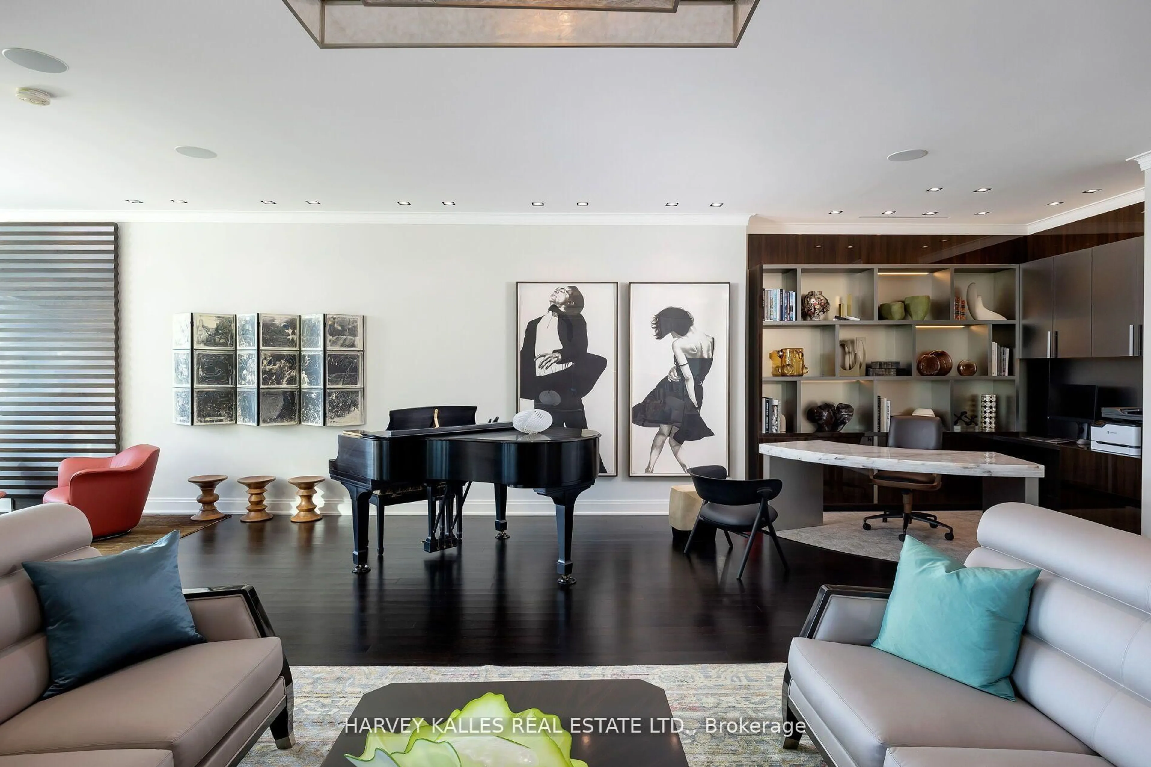 Living room with furniture, unknown for 206 Bloor St #1501, Toronto Ontario M5S 1T8