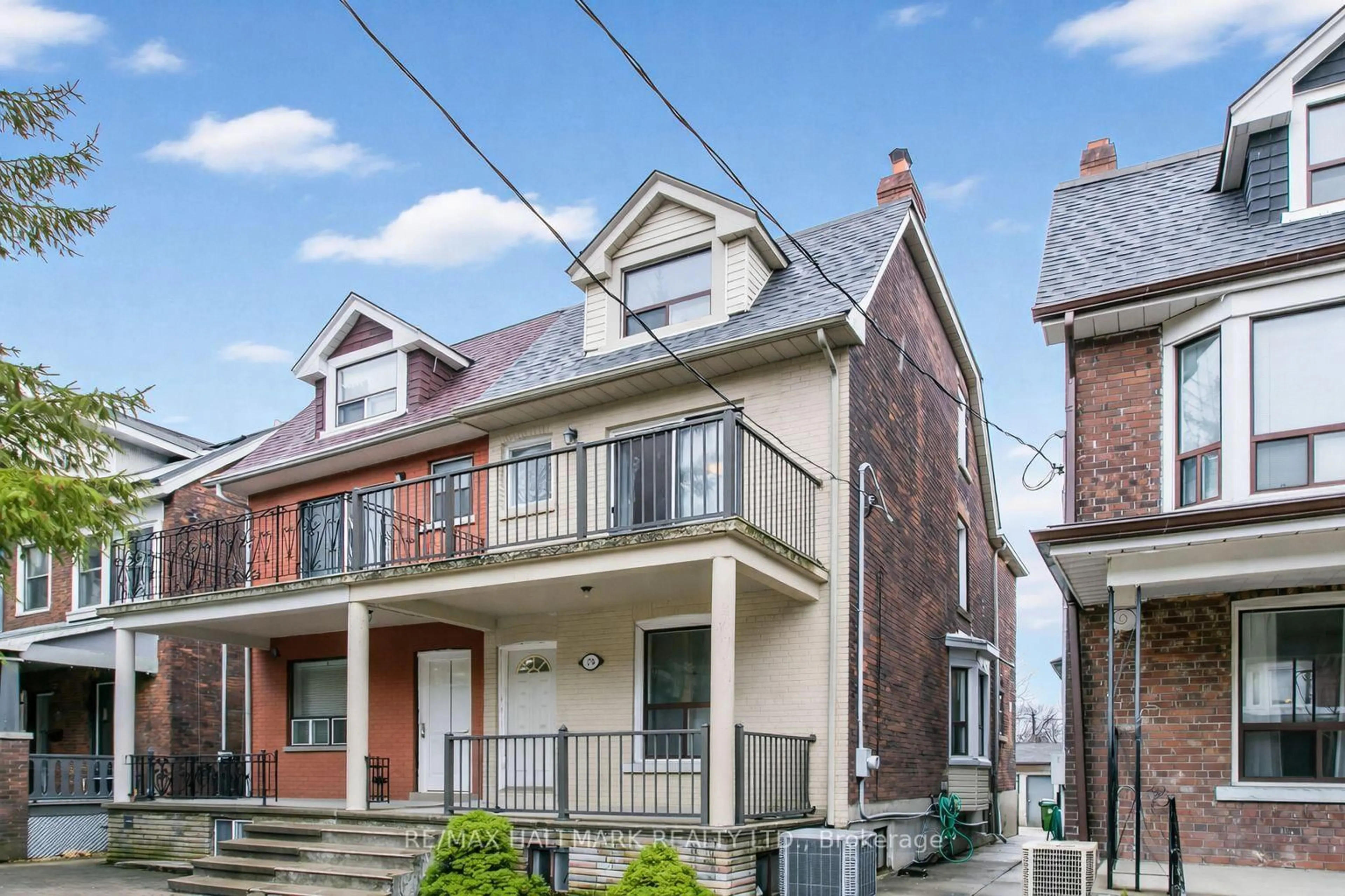 Home with brick exterior material, street for 276 Grace St, Toronto Ontario M6G 3A6
