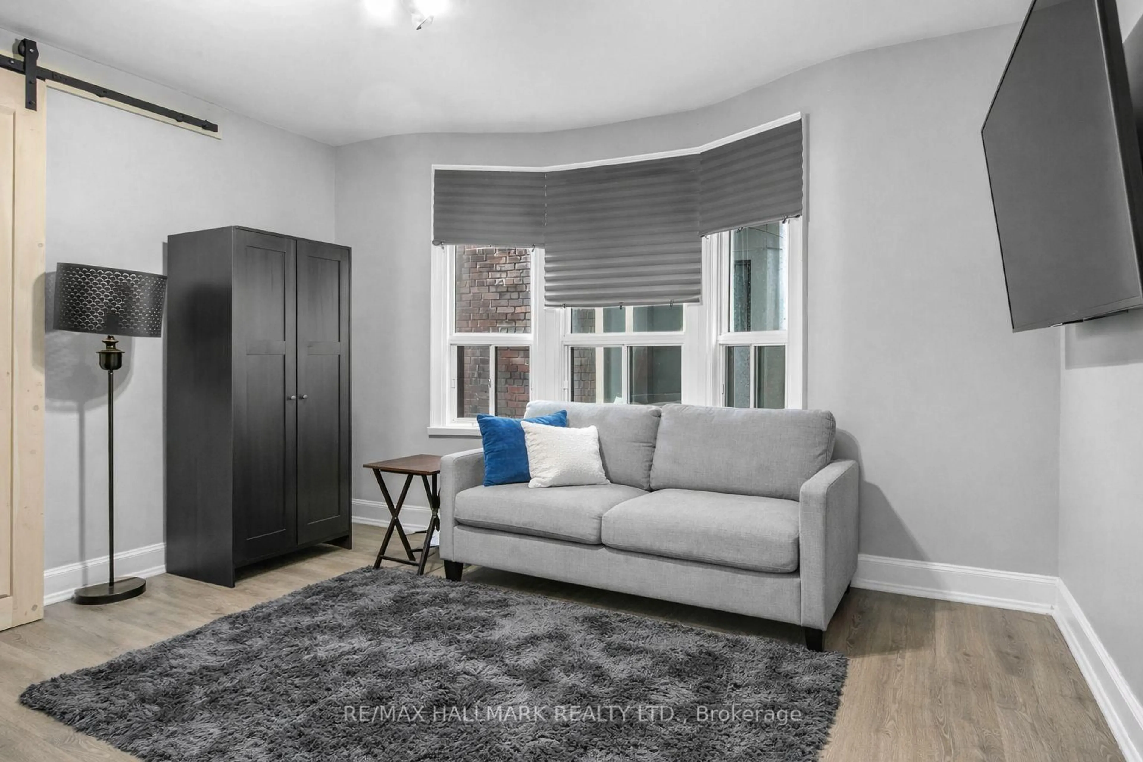 Living room with furniture, unknown for 276 Grace St, Toronto Ontario M6G 3A6
