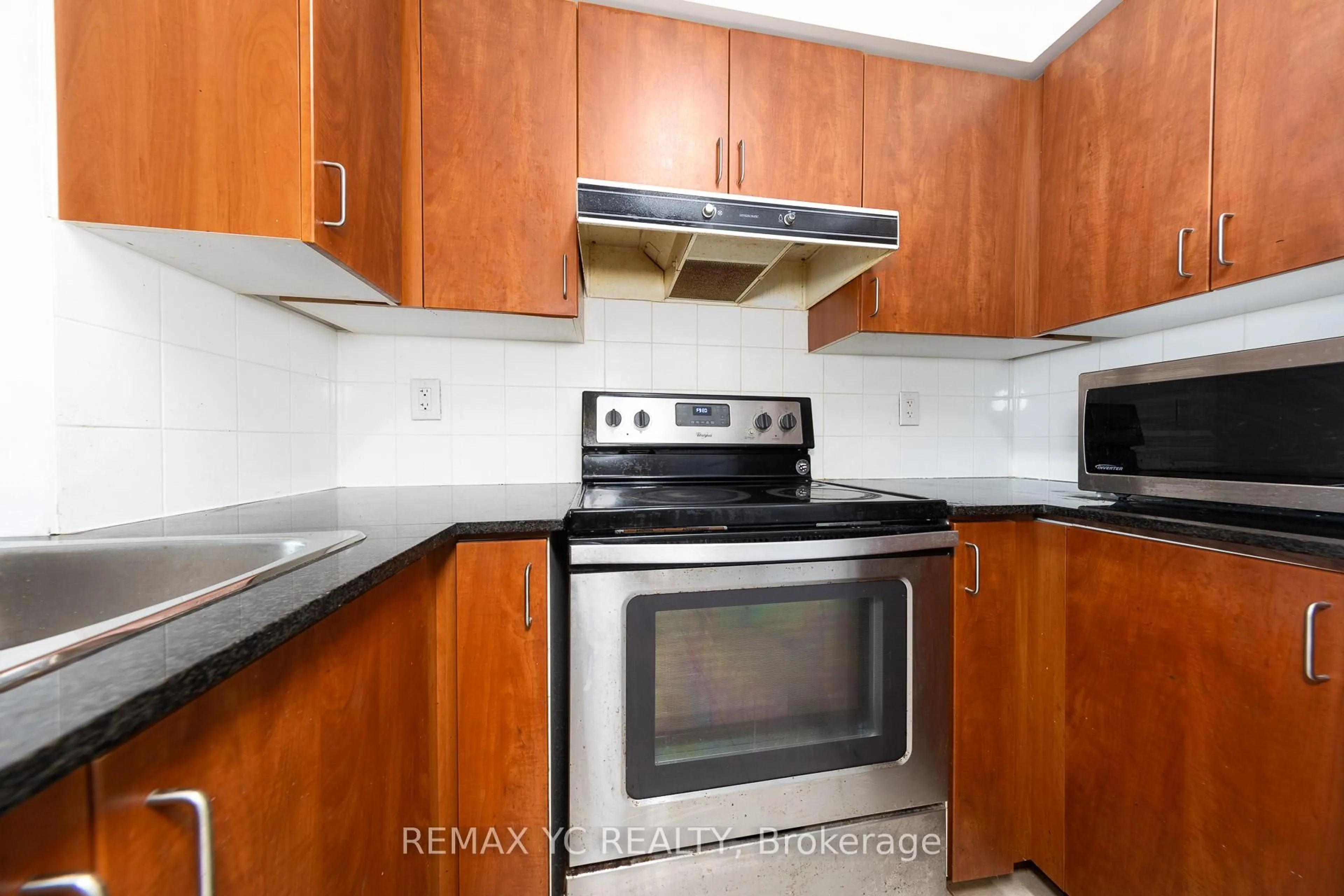 Standard kitchen, unknown for 5500 Yonge St #2410, Toronto Ontario M2N 7L1