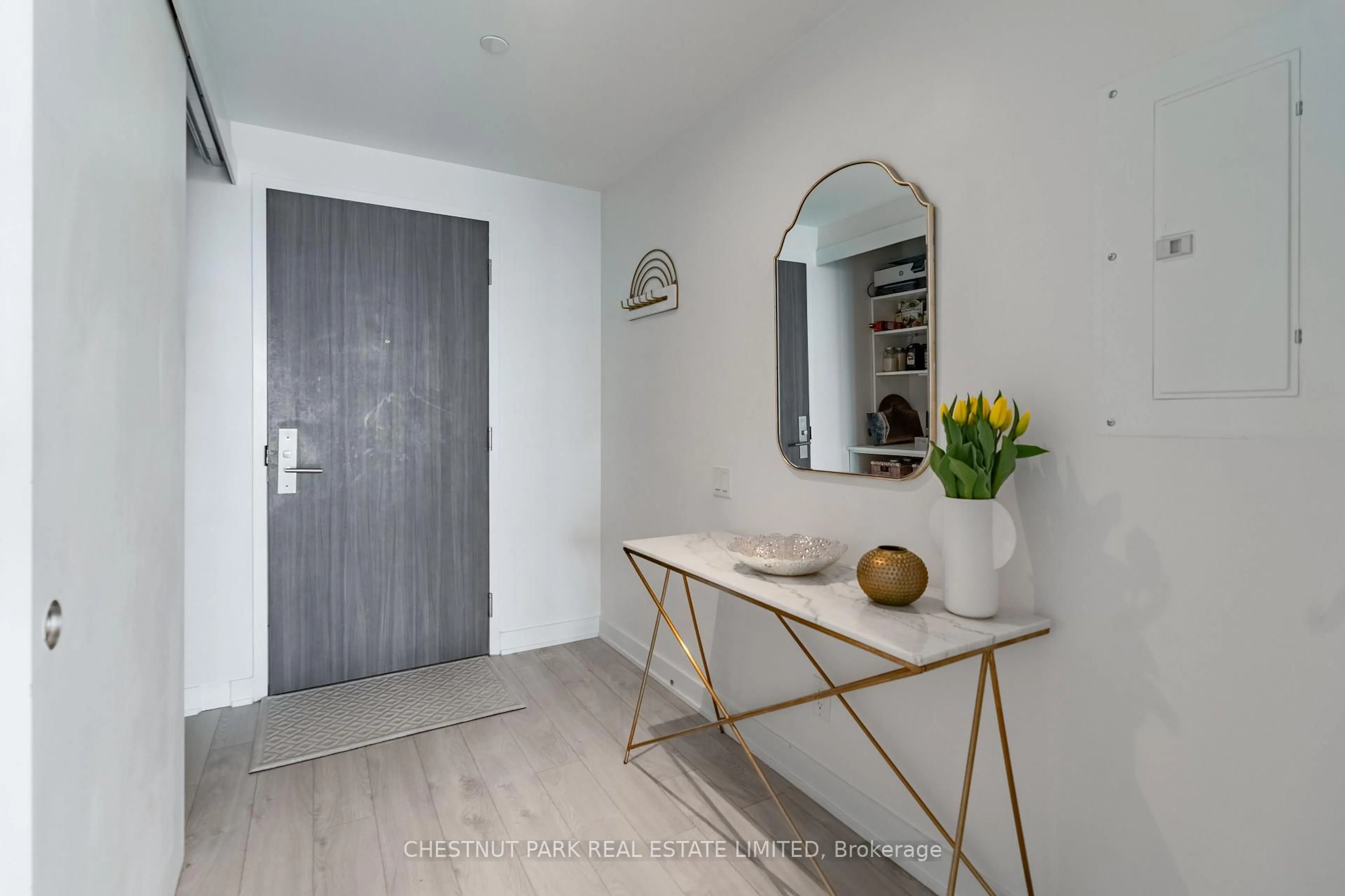 Indoor entryway for 185 Roehampton Ave #3106, Toronto Ontario M4P 0C6