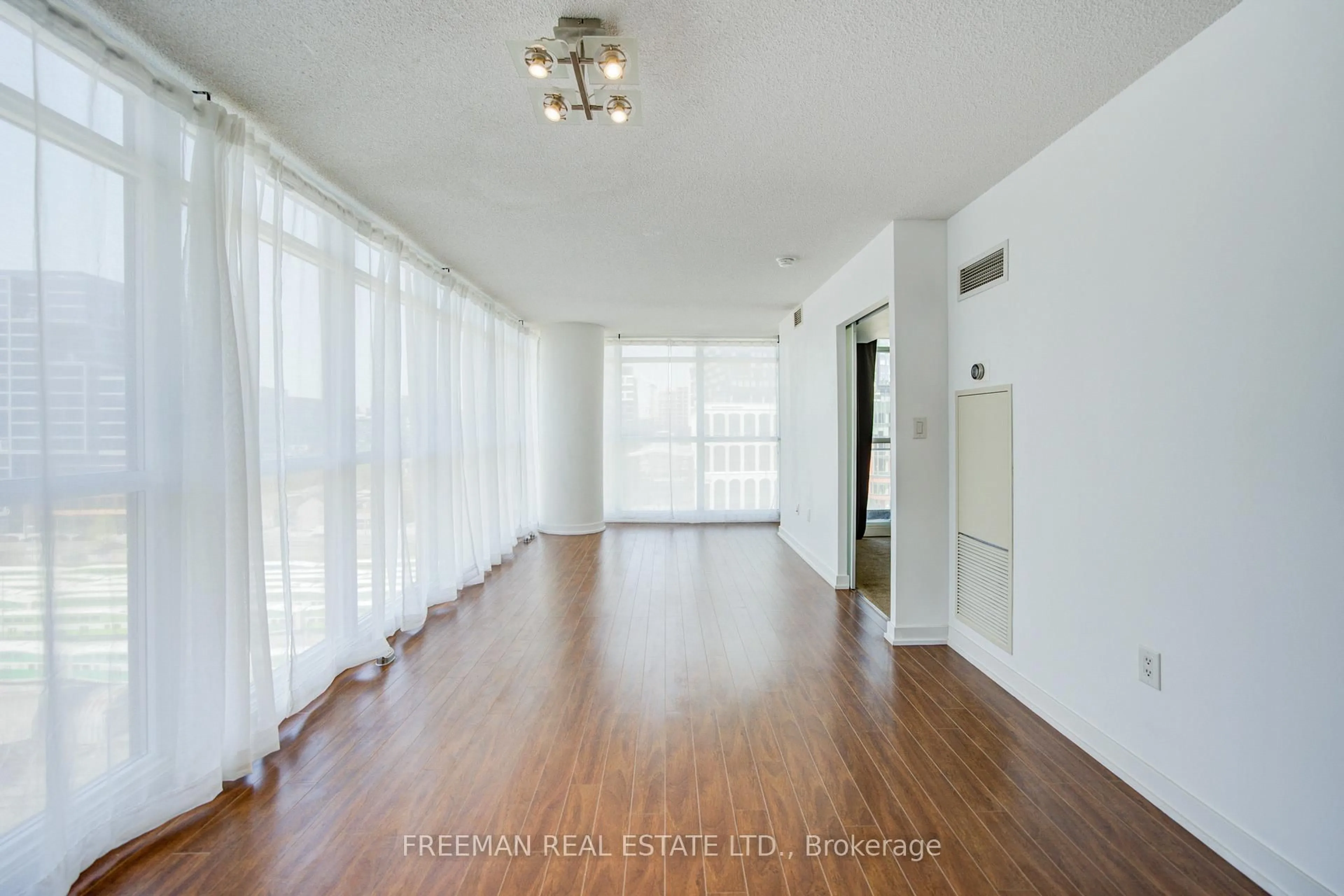 Indoor foyer for 25 Capreol Crt #1007, Toronto Ontario M5V 3Z7