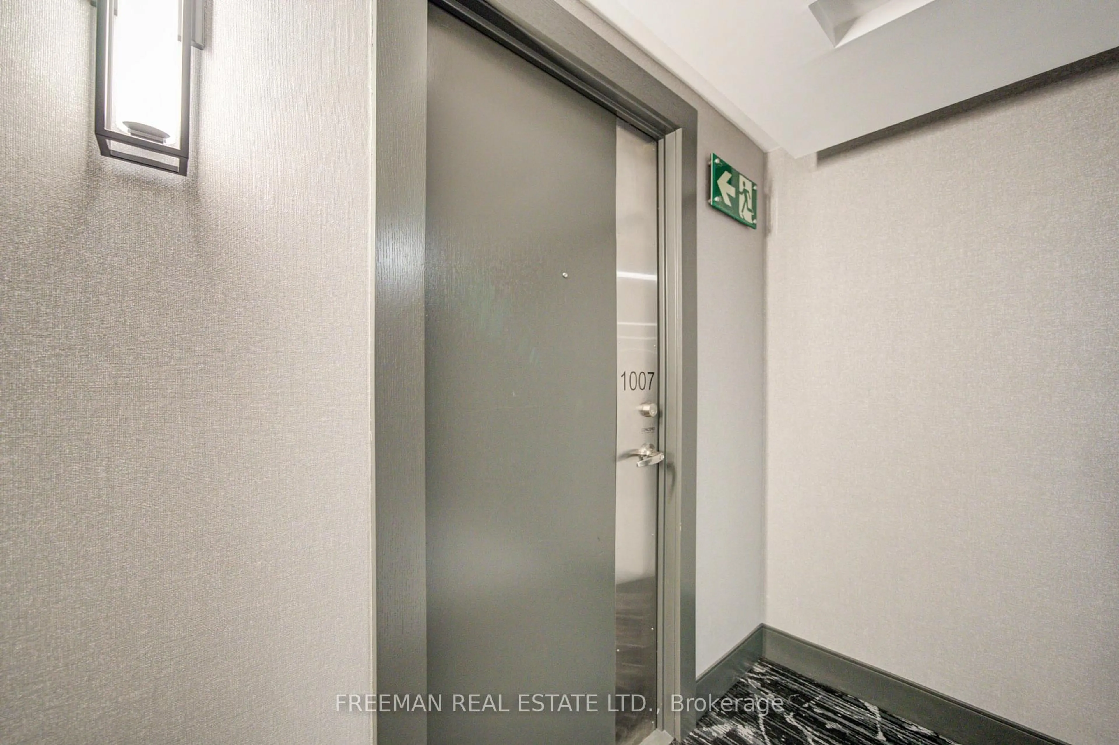 Indoor foyer for 25 Capreol Crt #1007, Toronto Ontario M5V 3Z7