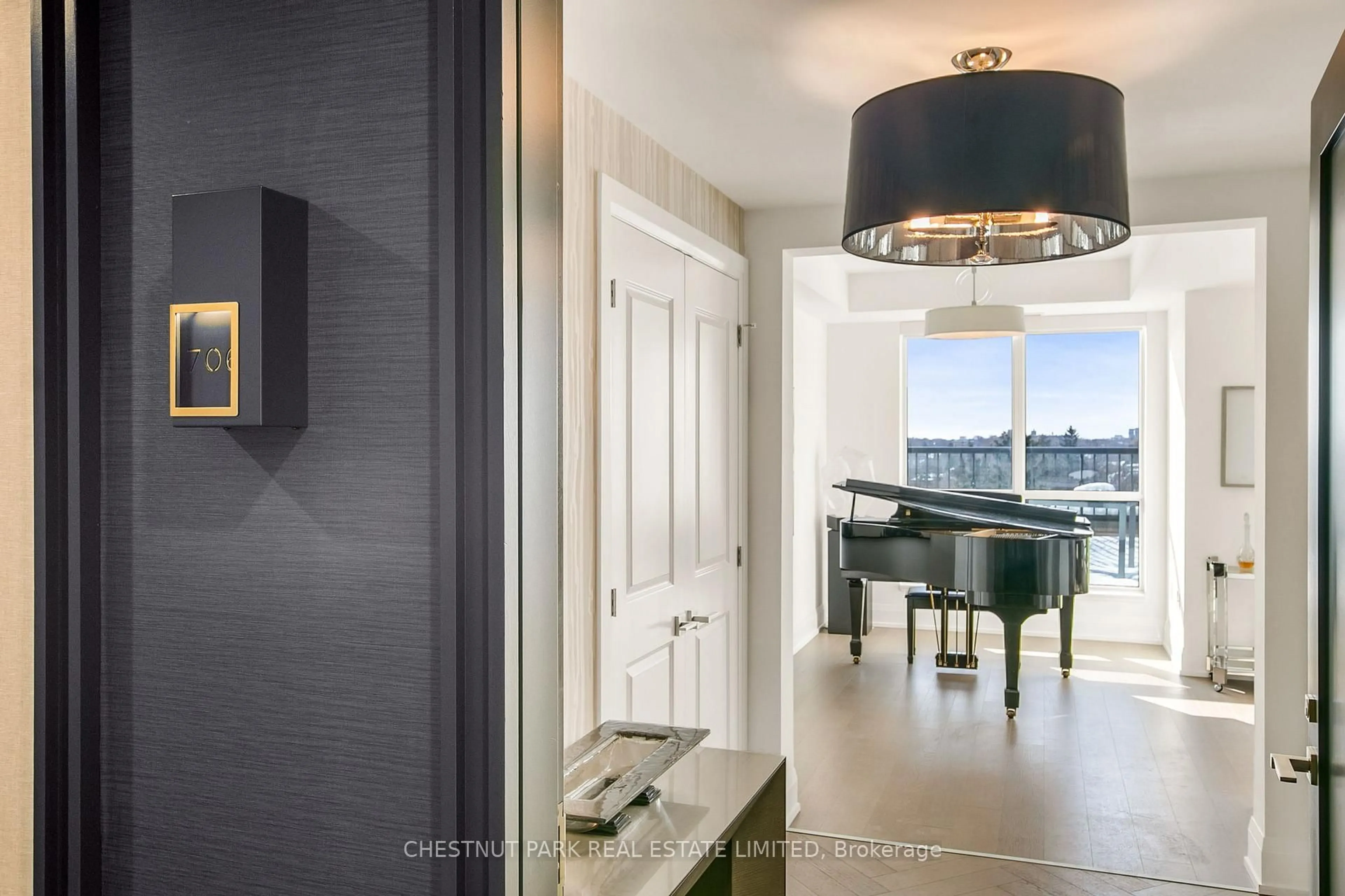 Indoor entryway for 1700 Avenue Rd #PH706, Toronto Ontario M5M 1T8