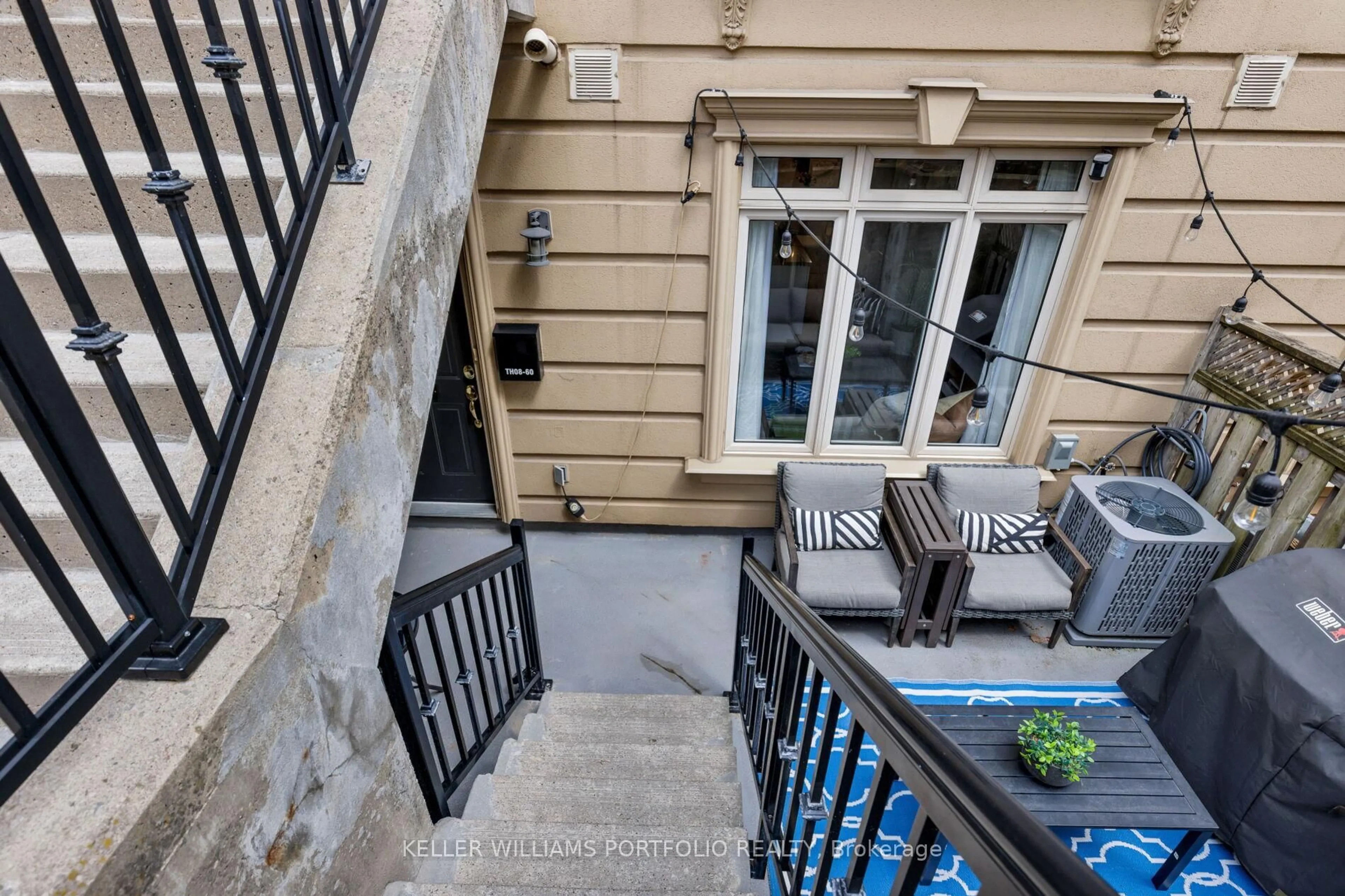 Unknown for 60 Carr St #08, Toronto Ontario M5T 1B7