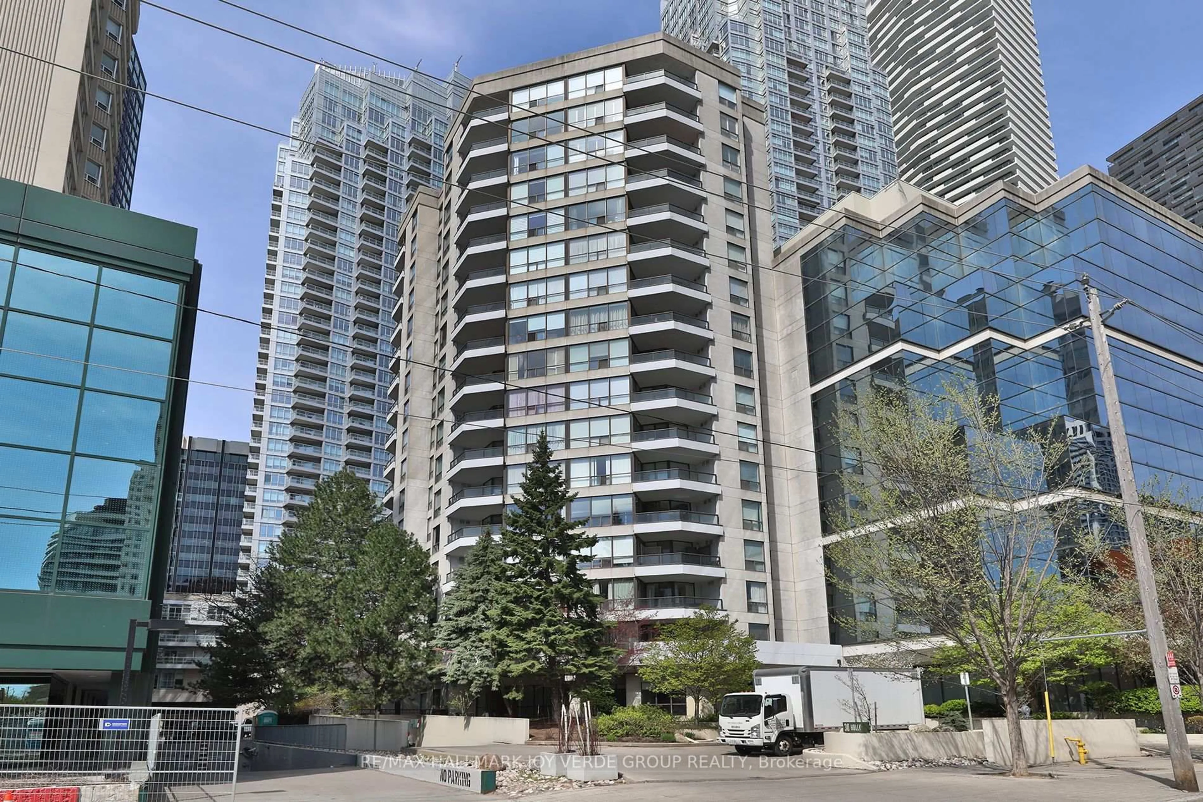 Patio, city buildings view from balcony for 30 Holly St #906, Toronto Ontario M4S 3B1