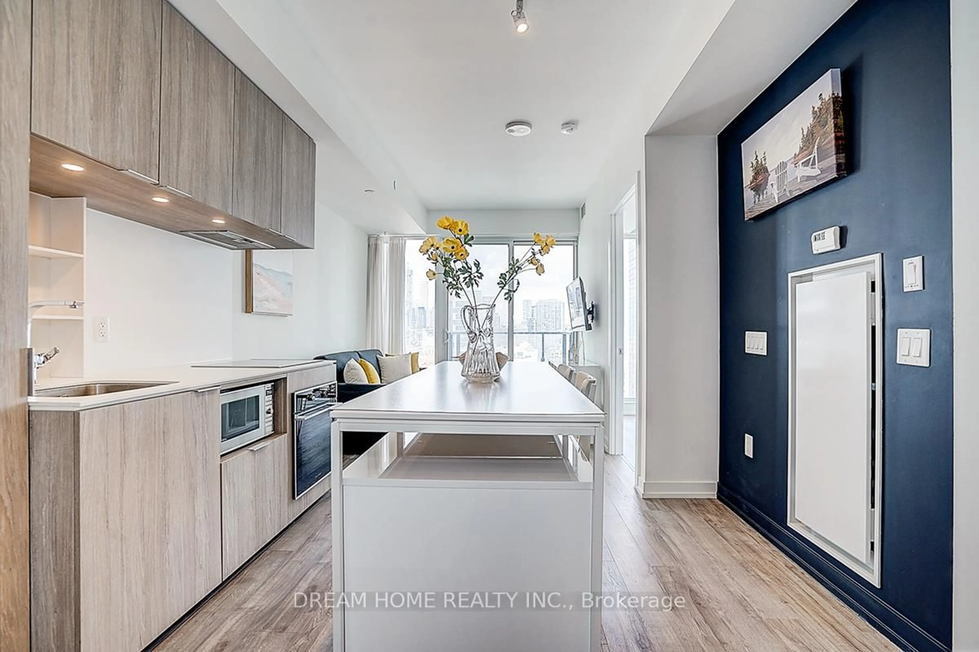 Contemporary kitchen, ceramic/tile floor for 77 Shuter St #2611, Toronto Ontario M5B 0B8