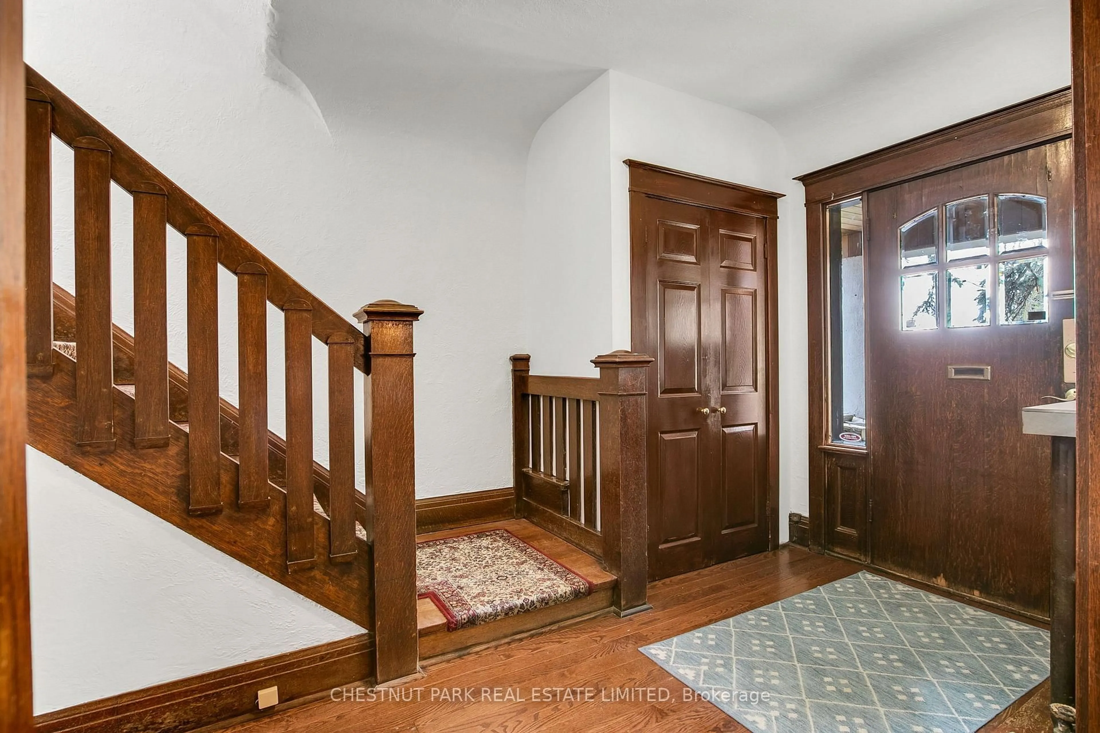 Indoor foyer for 4 Biggar Ave, Toronto Ontario M6H 2N4