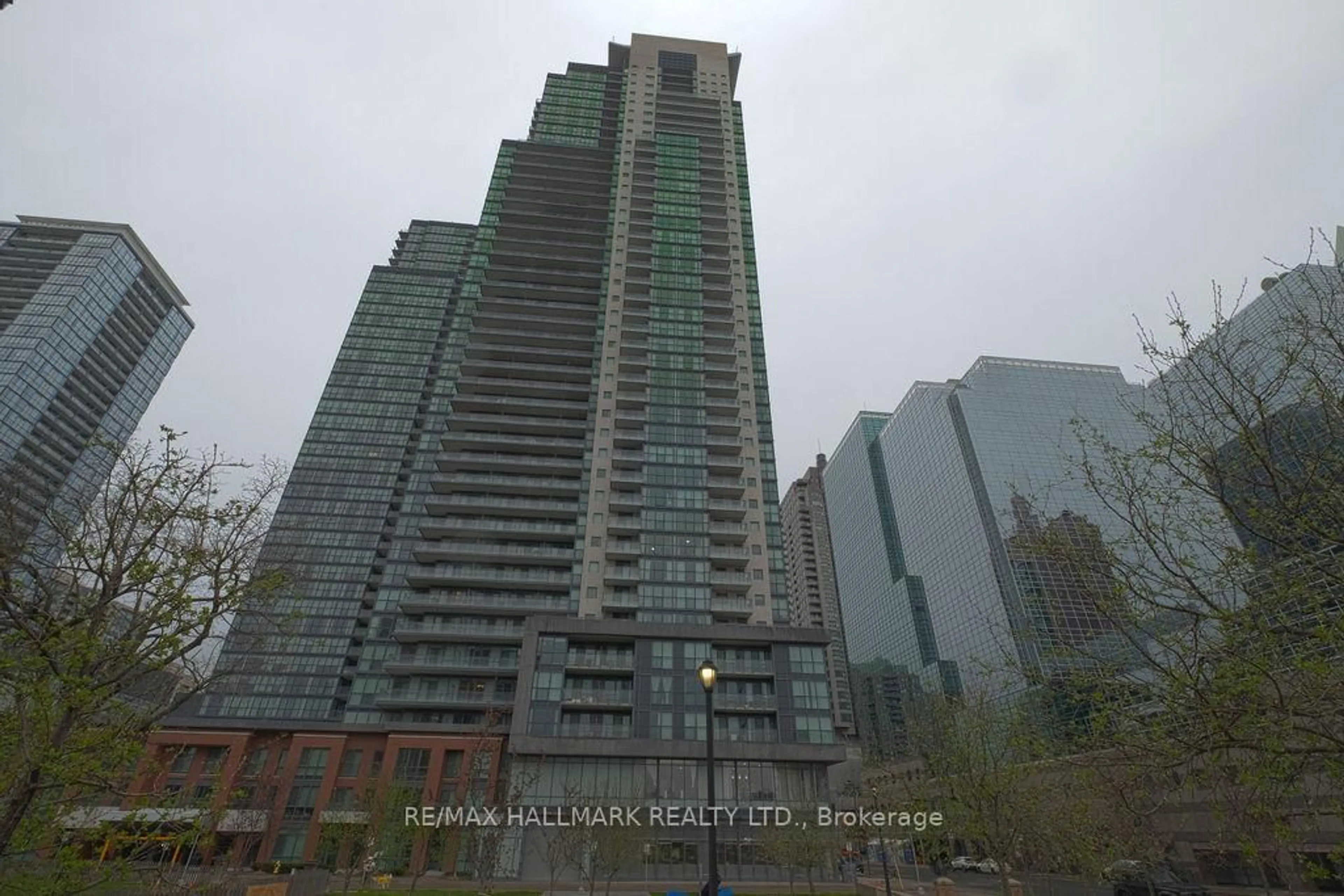 Blurry image for 5162 Yonge St #3102, Toronto Ontario M2N 0E9
