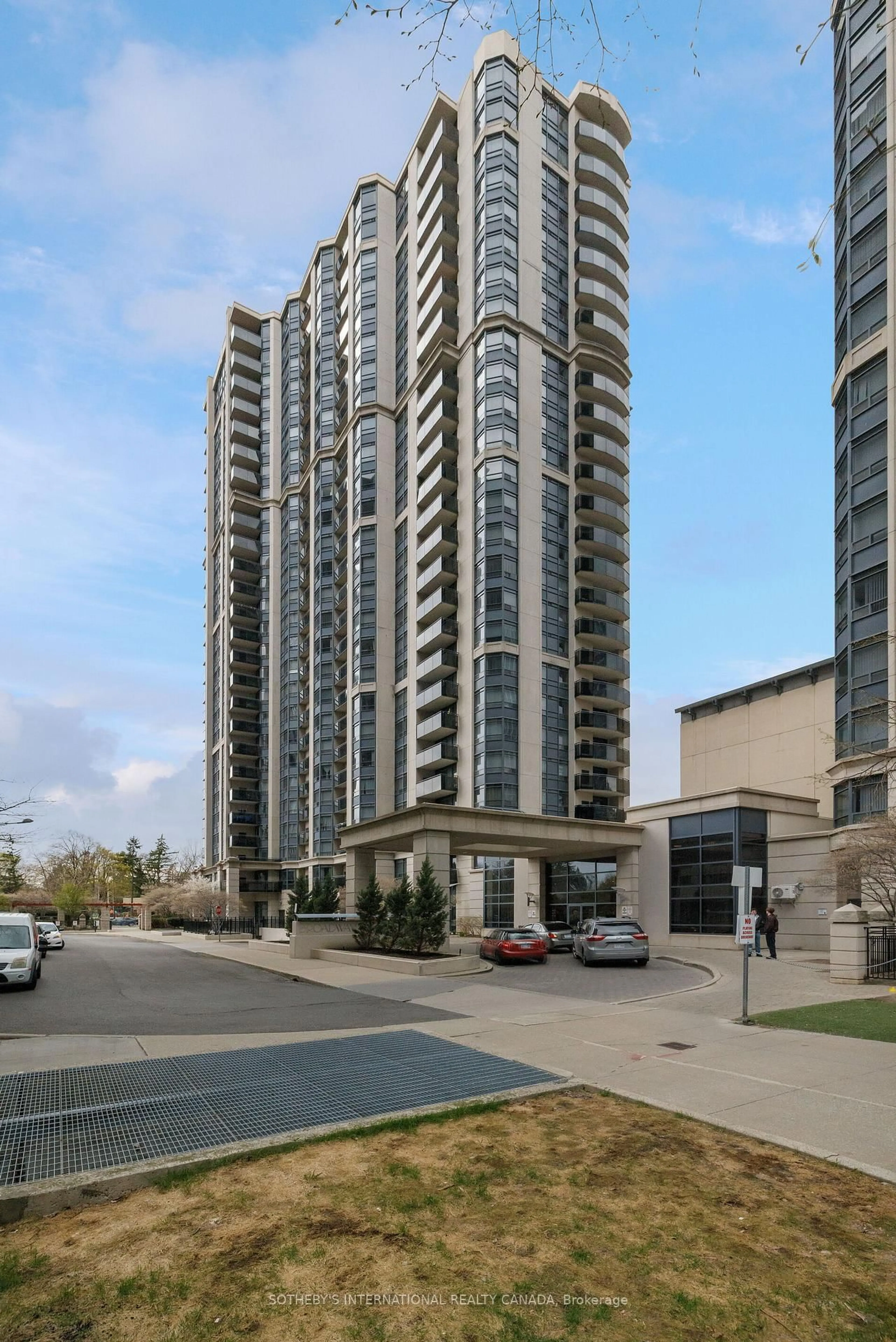 Indoor foyer for 153 Beecroft Rd #202, Toronto Ontario M2N 7C5