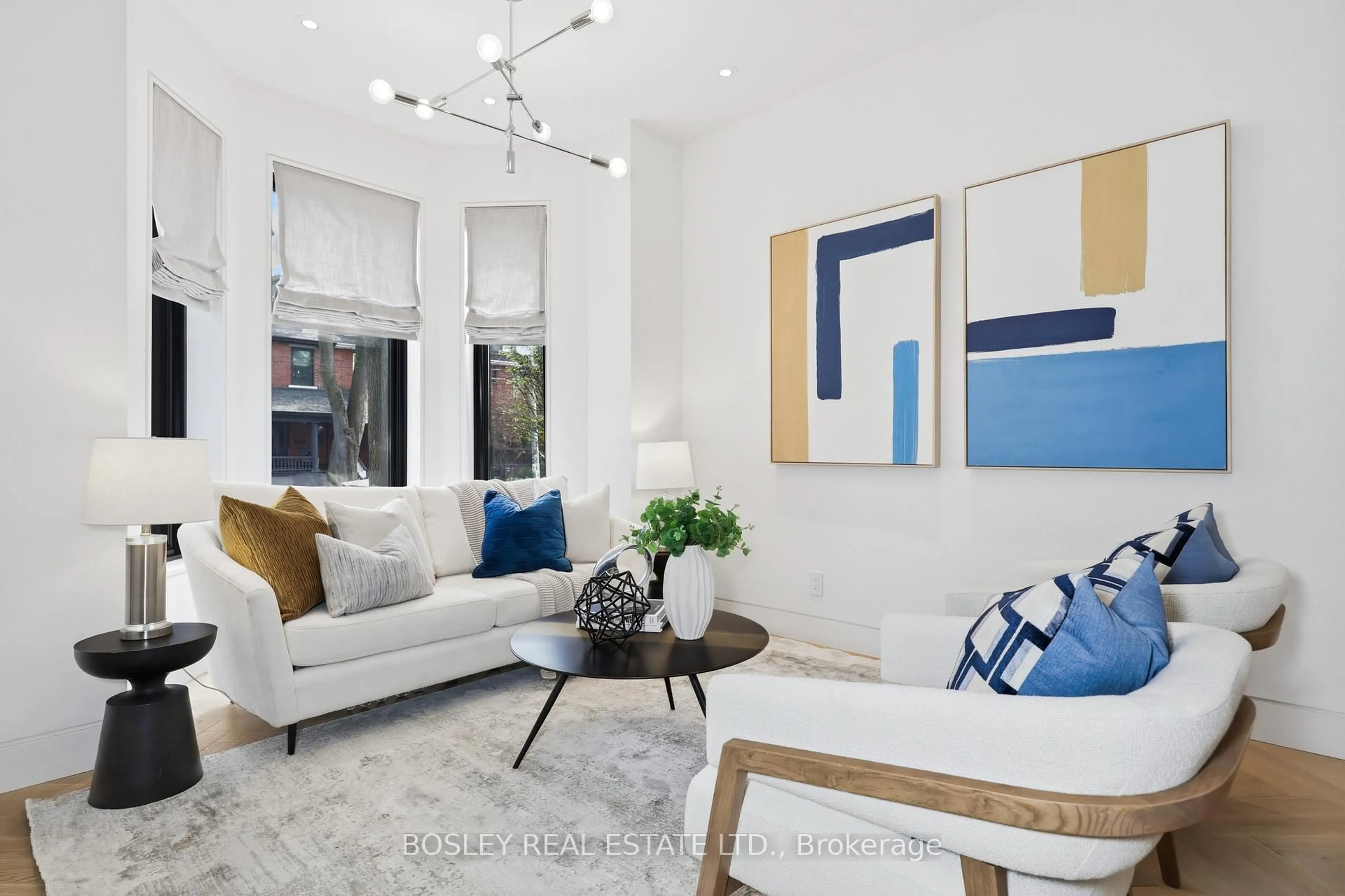 Living room with furniture, unknown for 358 Brunswick Ave, Toronto Ontario M5R 2Y9