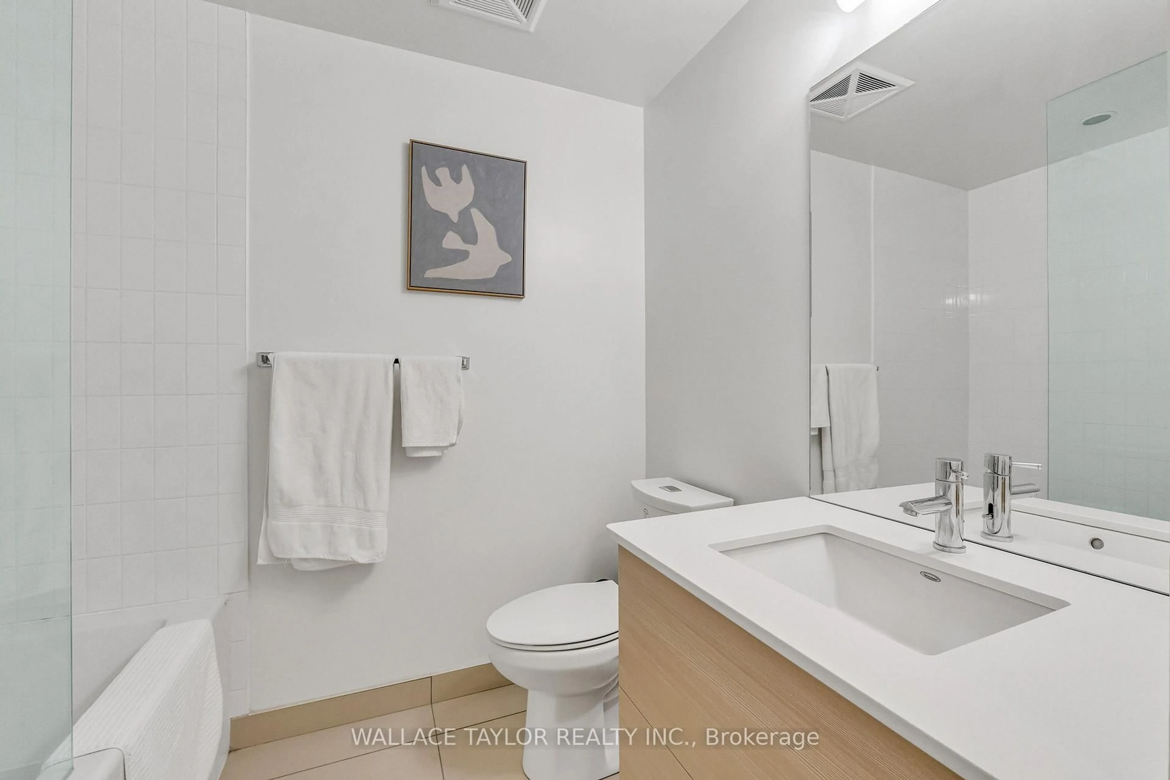 Standard bathroom, unknown for 210 Simcoe St #1702, Toronto Ontario M5T 0A9