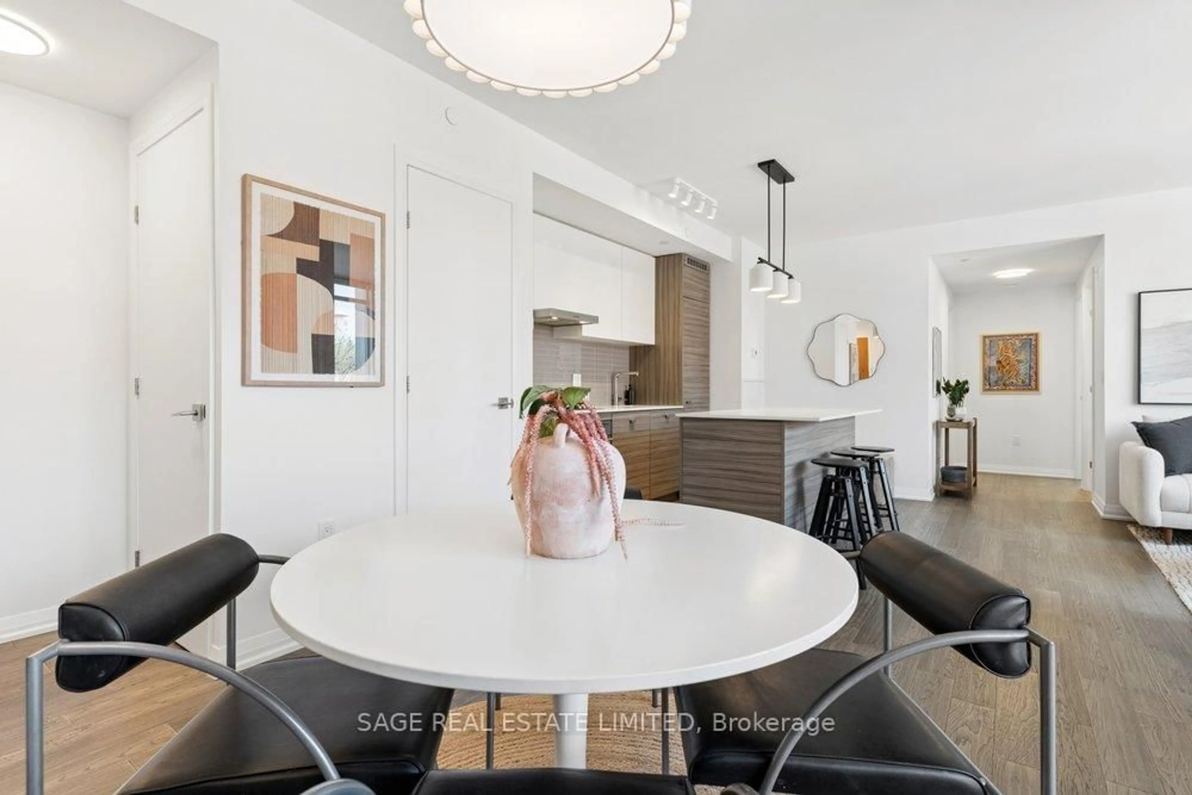 Unknown for 835 St Clair Ave #207, Toronto Ontario M6C 0A8