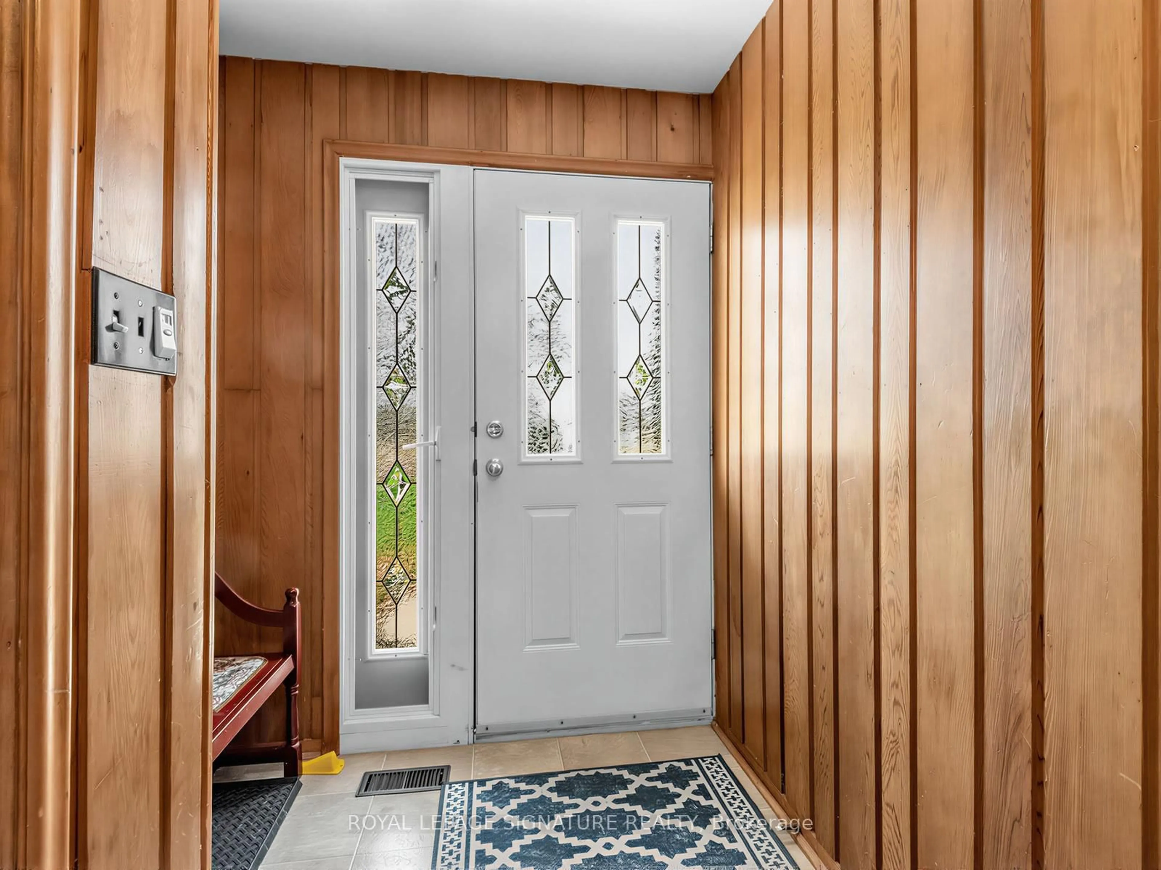 Indoor entryway for 62 Dukinfield Cres, Toronto Ontario M3A 2S1