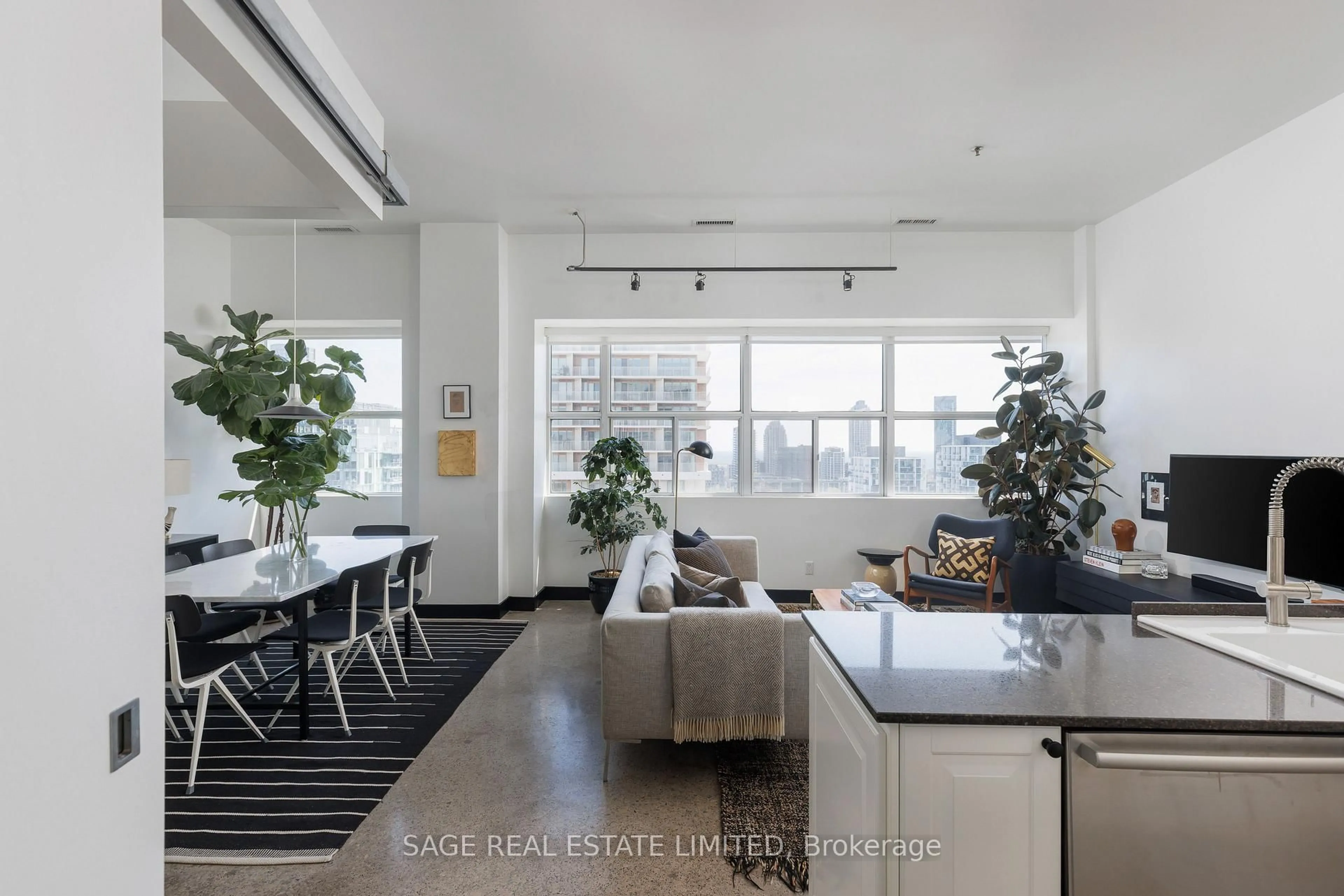 Unknown for 700 King St #1112, Toronto Ontario M5V 2Y6