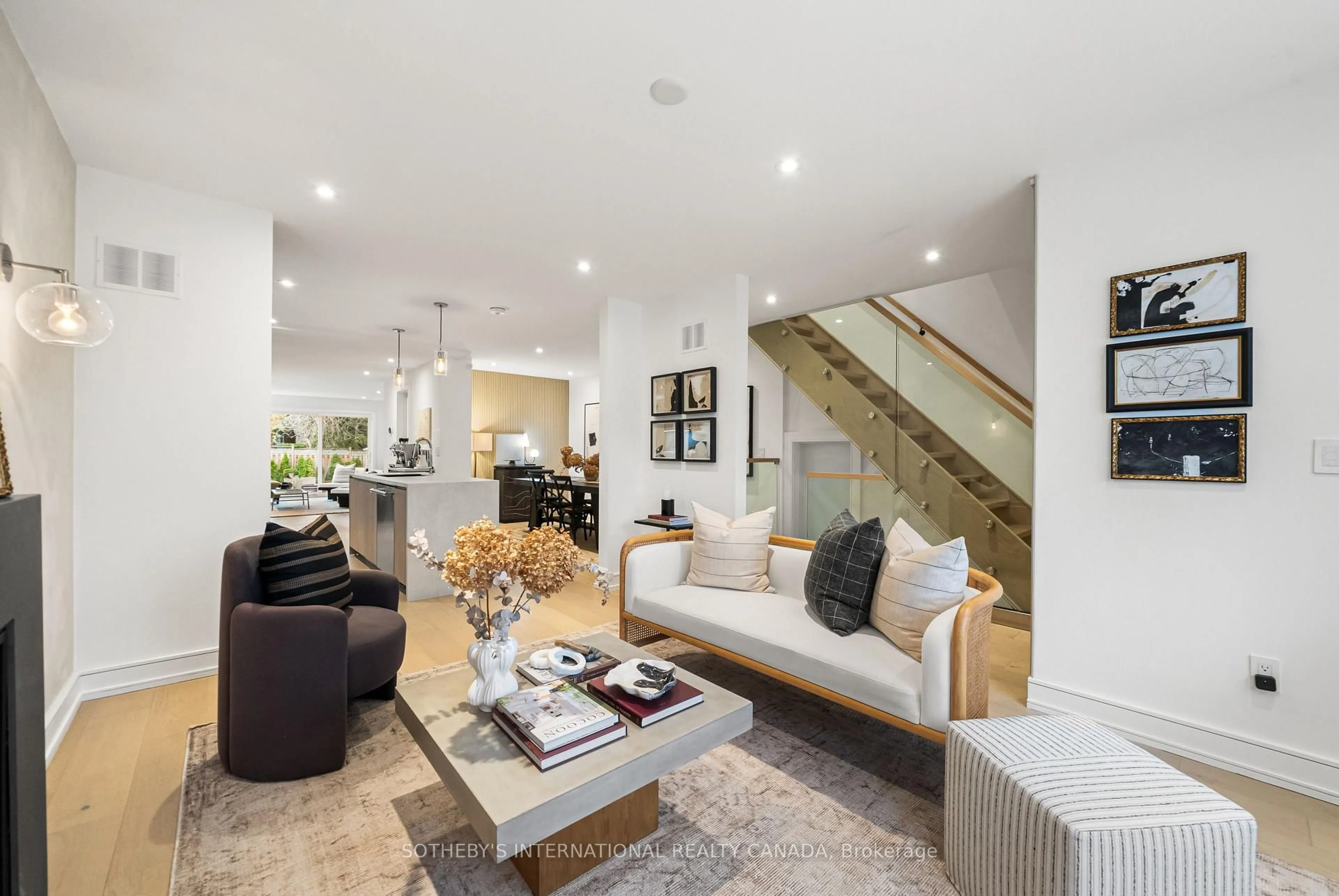 Living room with furniture, unknown for 138 Airdrie Rd, Toronto Ontario M4G 1M5