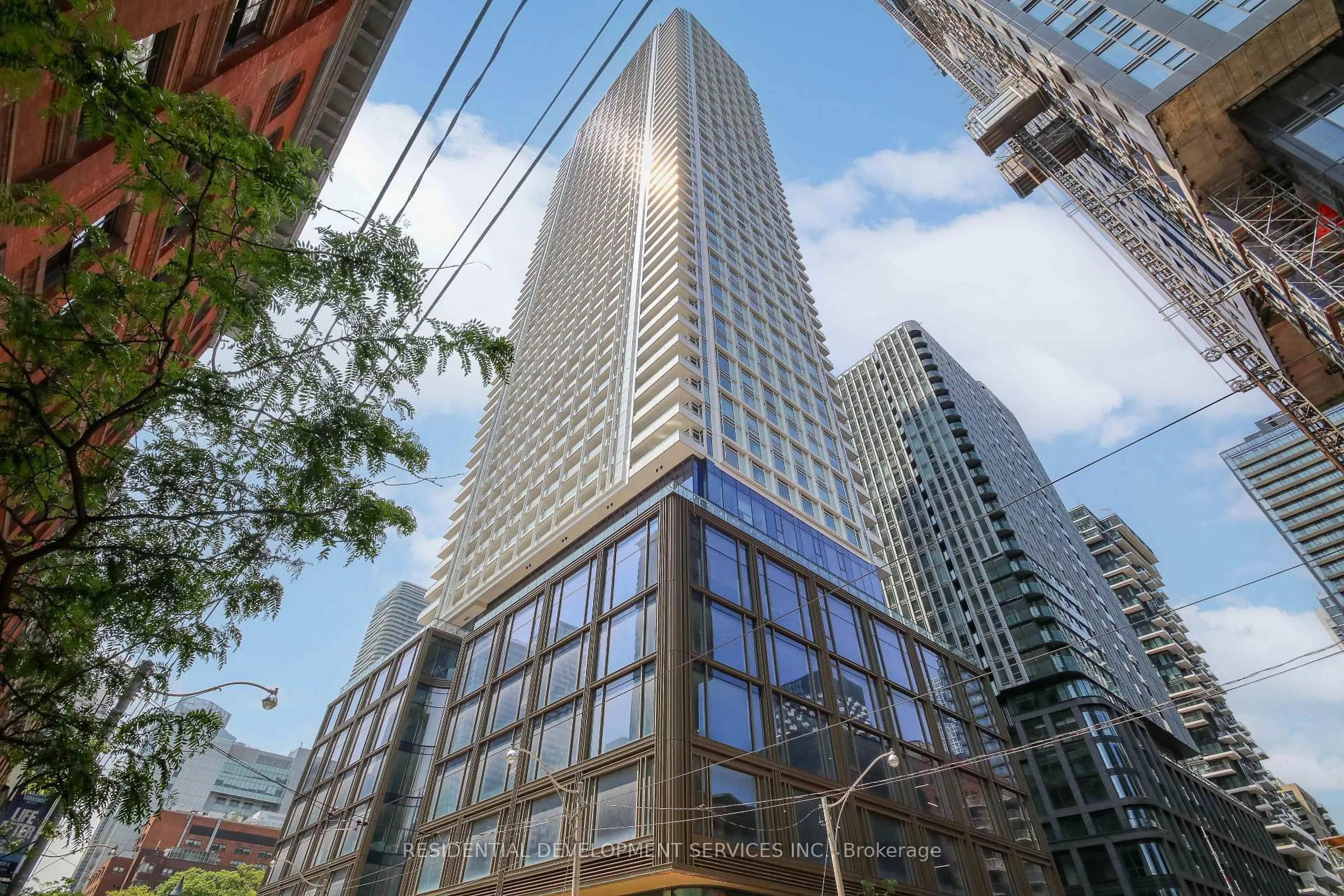 Indoor foyer for 88 Queen St #901, Toronto Ontario M5C 0B6