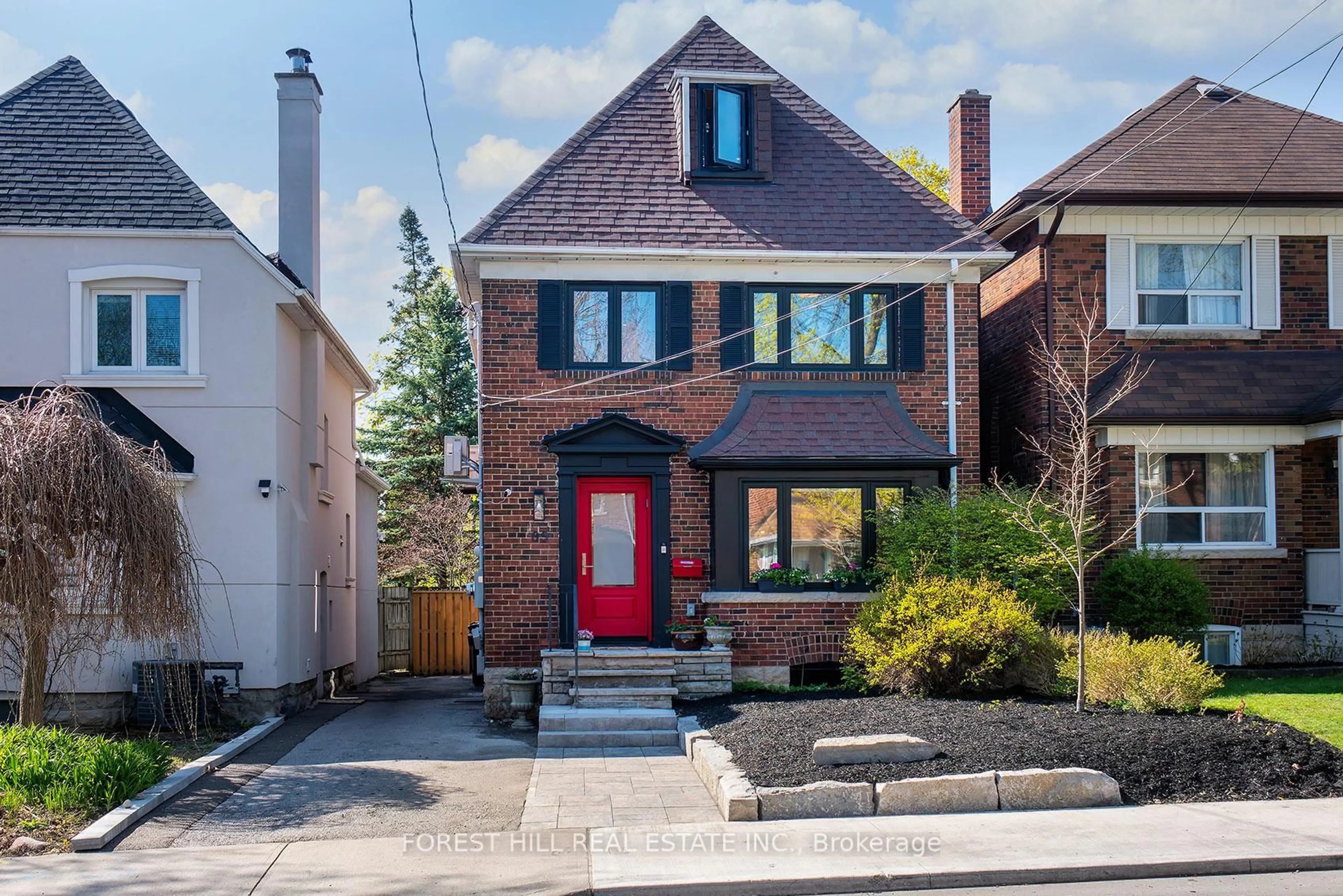 Home with brick exterior material, street for 85 Fairlawn Ave, Toronto Ontario M5M 1S6