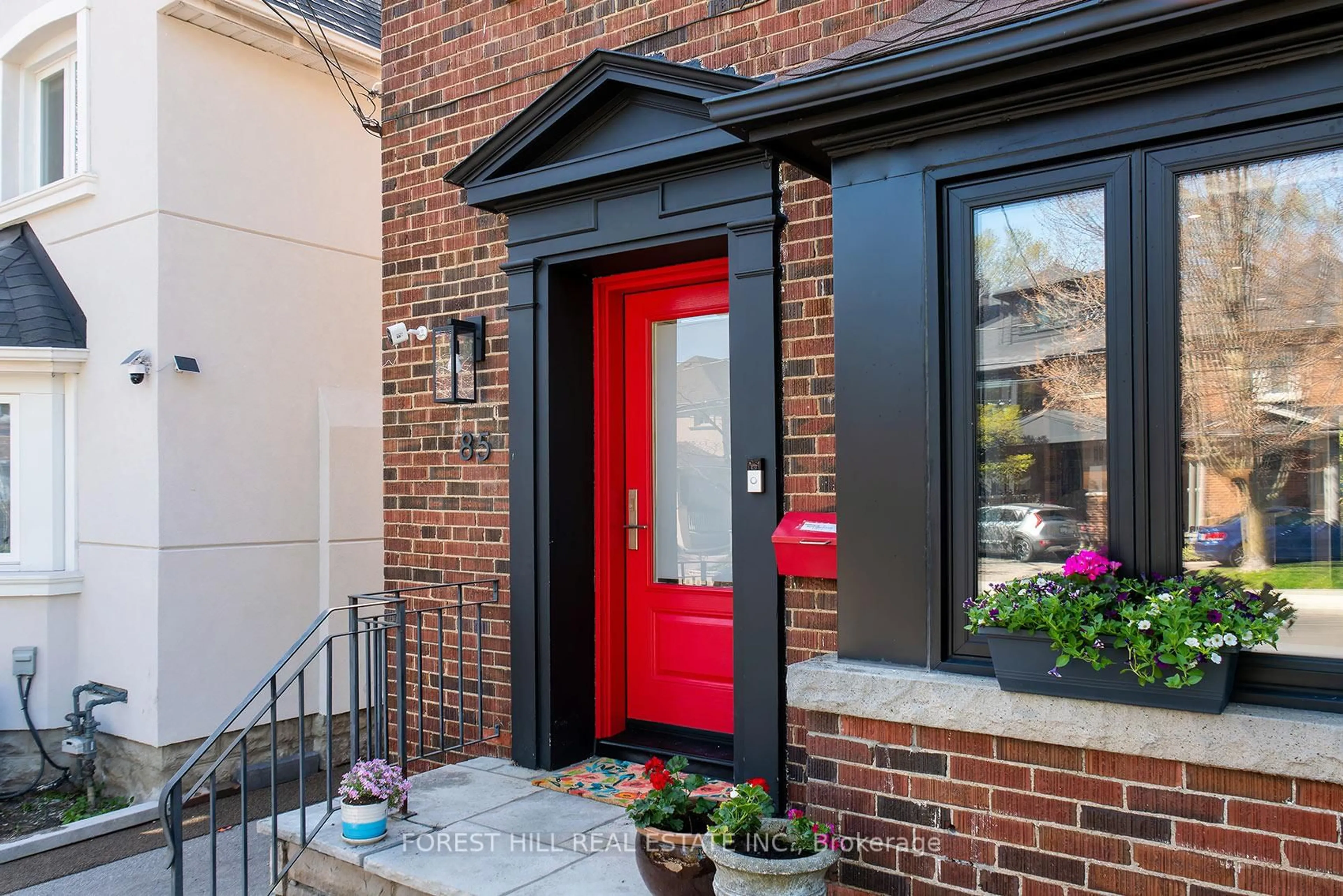 Home with brick exterior material, street for 85 Fairlawn Ave, Toronto Ontario M5M 1S6