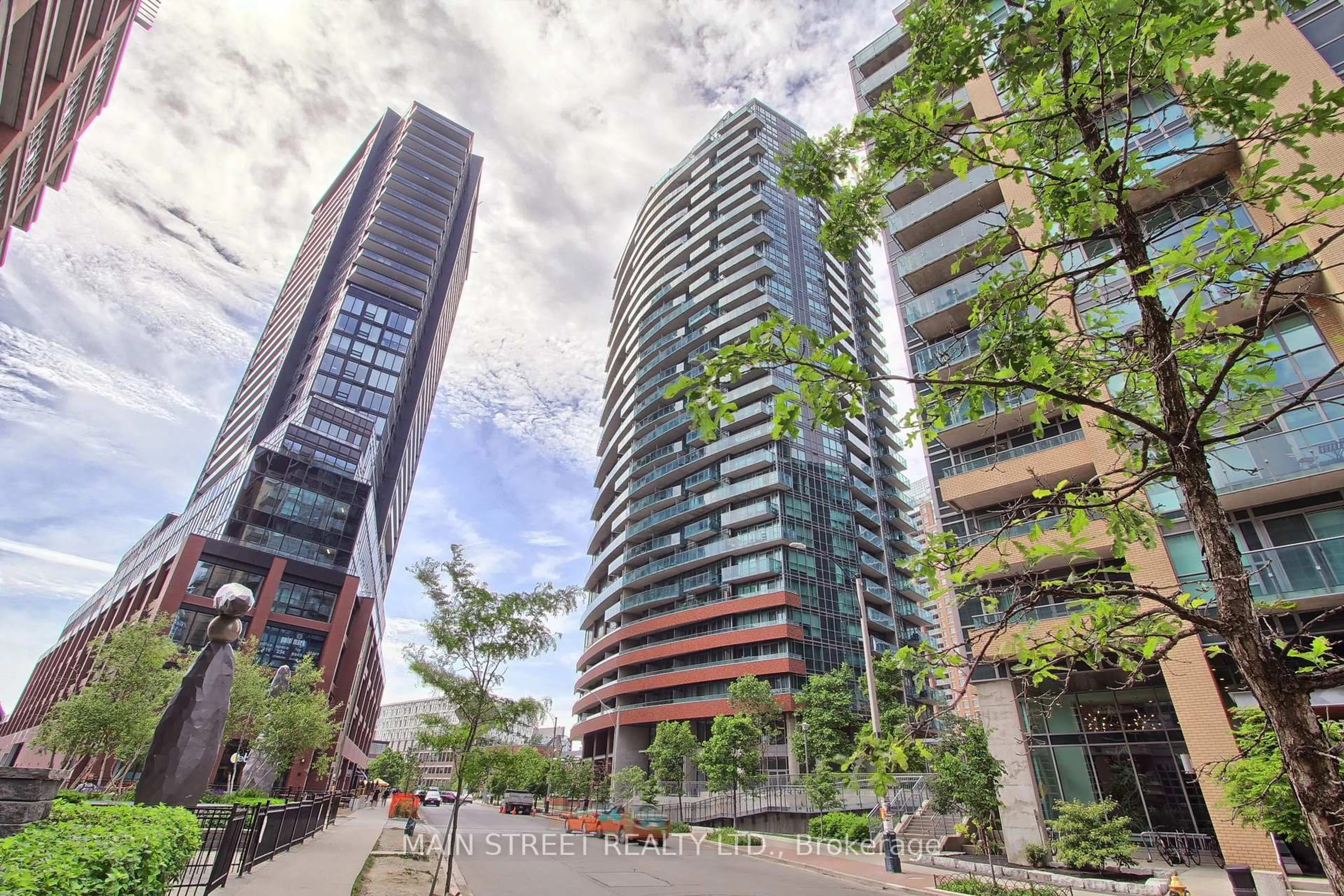 A pic from outside/outdoor area/front of a property/back of a property/a pic from drone, street for 150 East Liberty St #1213, Toronto Ontario M6K 3R5