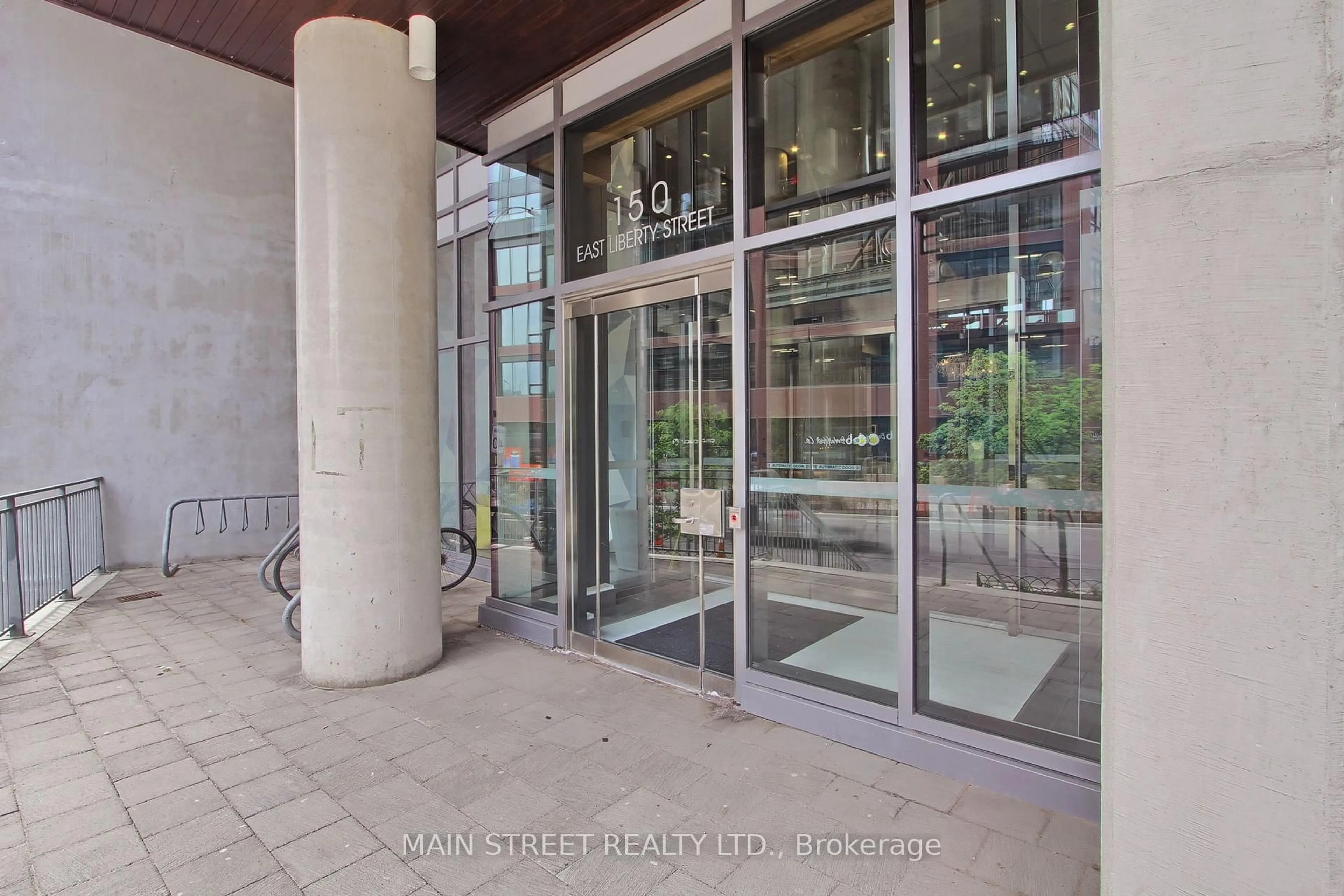 Indoor foyer for 150 East Liberty St #1213, Toronto Ontario M6K 3R5
