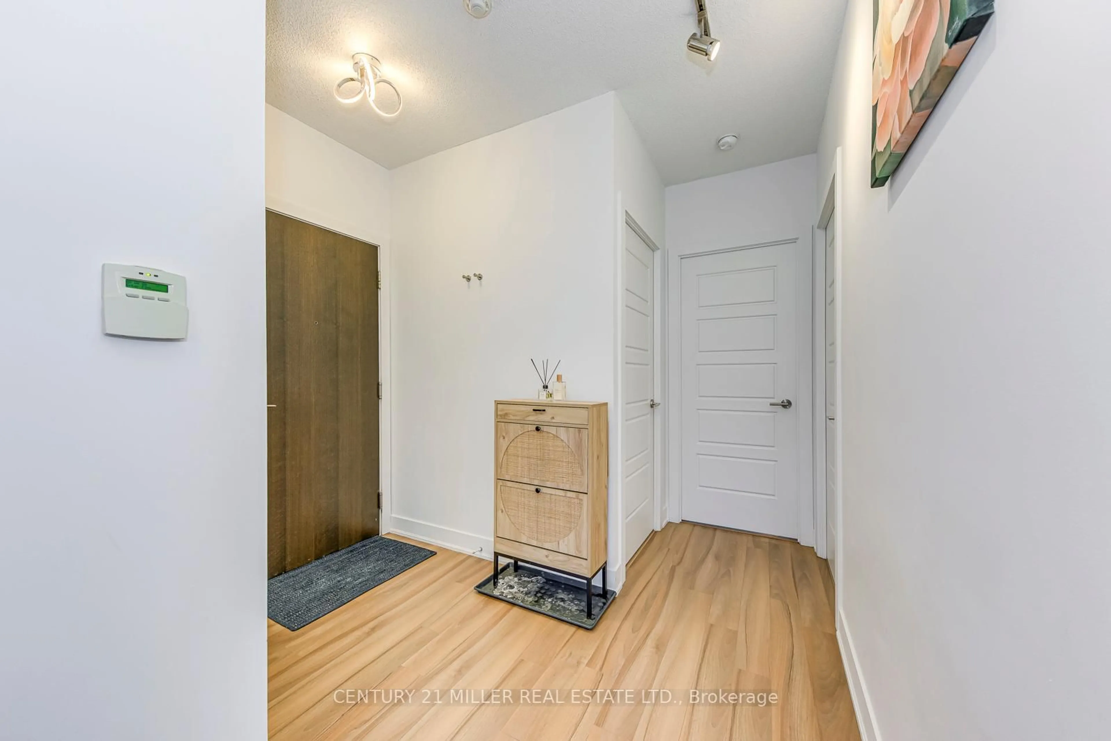 Indoor entryway for 28 Linden St #3106, Toronto Ontario M4Y 0A4