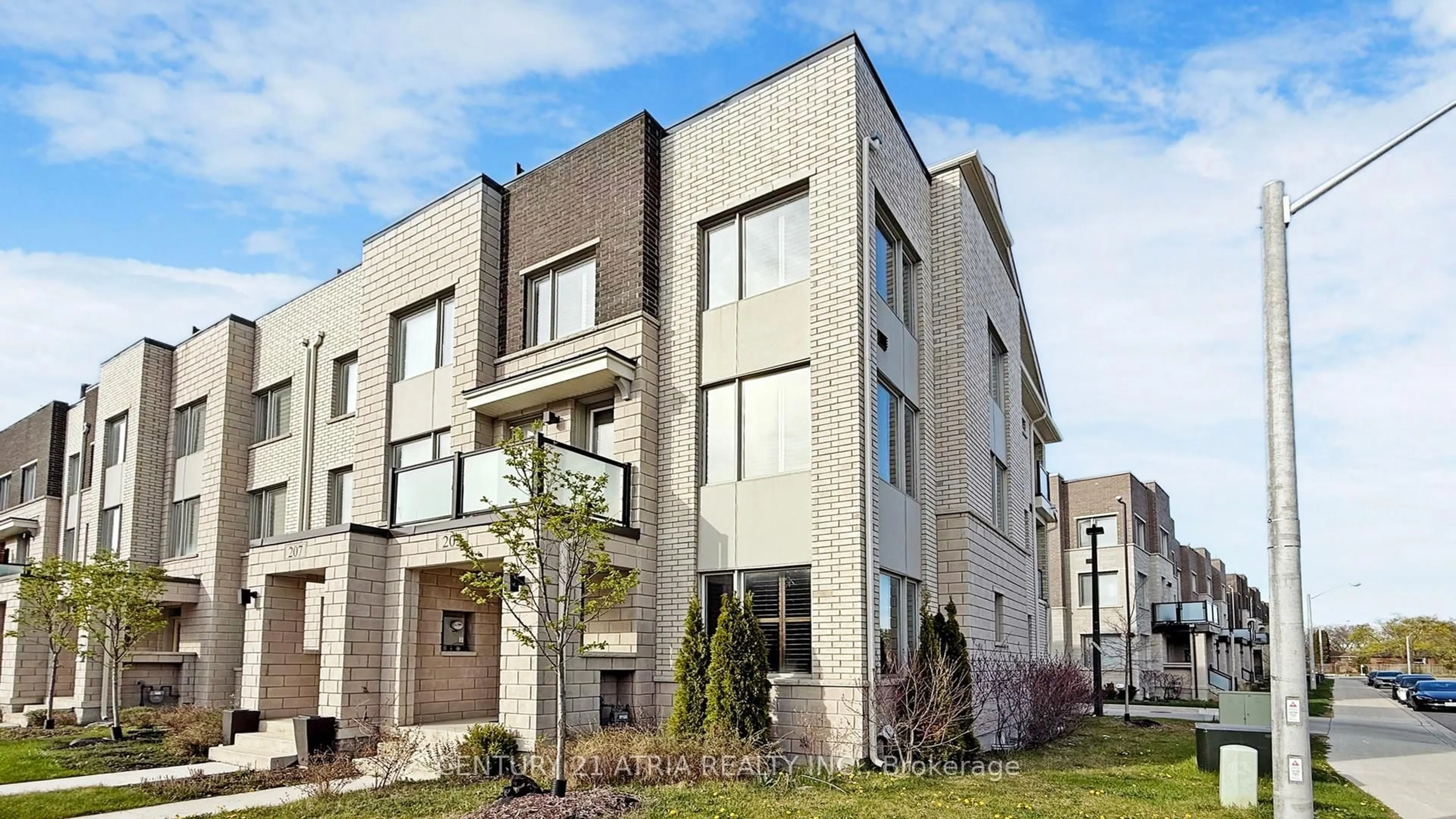 Home with brick exterior material, building for 205 The Donway, Toronto Ontario M3B 0B4