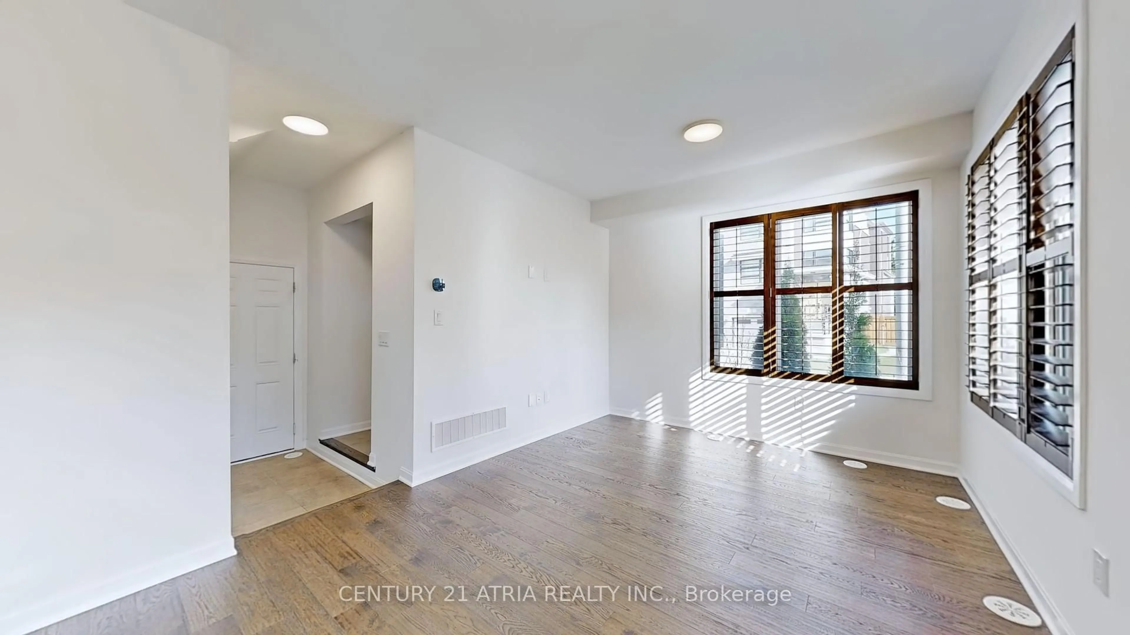 A pic of a room for 205 The Donway, Toronto Ontario M3B 0B4