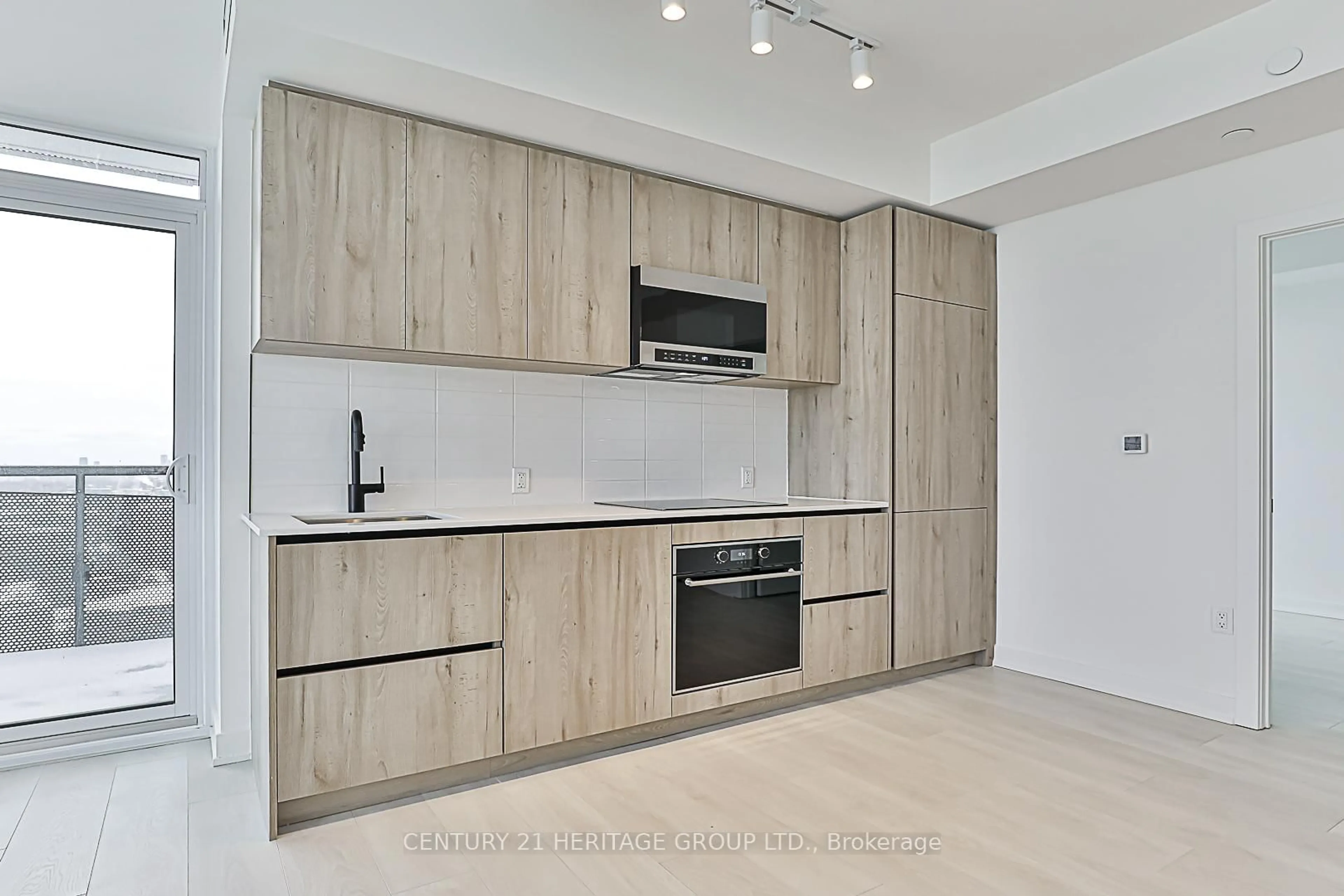Standard kitchen, unknown for 117 Broadway Ave #2311, Toronto Ontario M4P 1V3