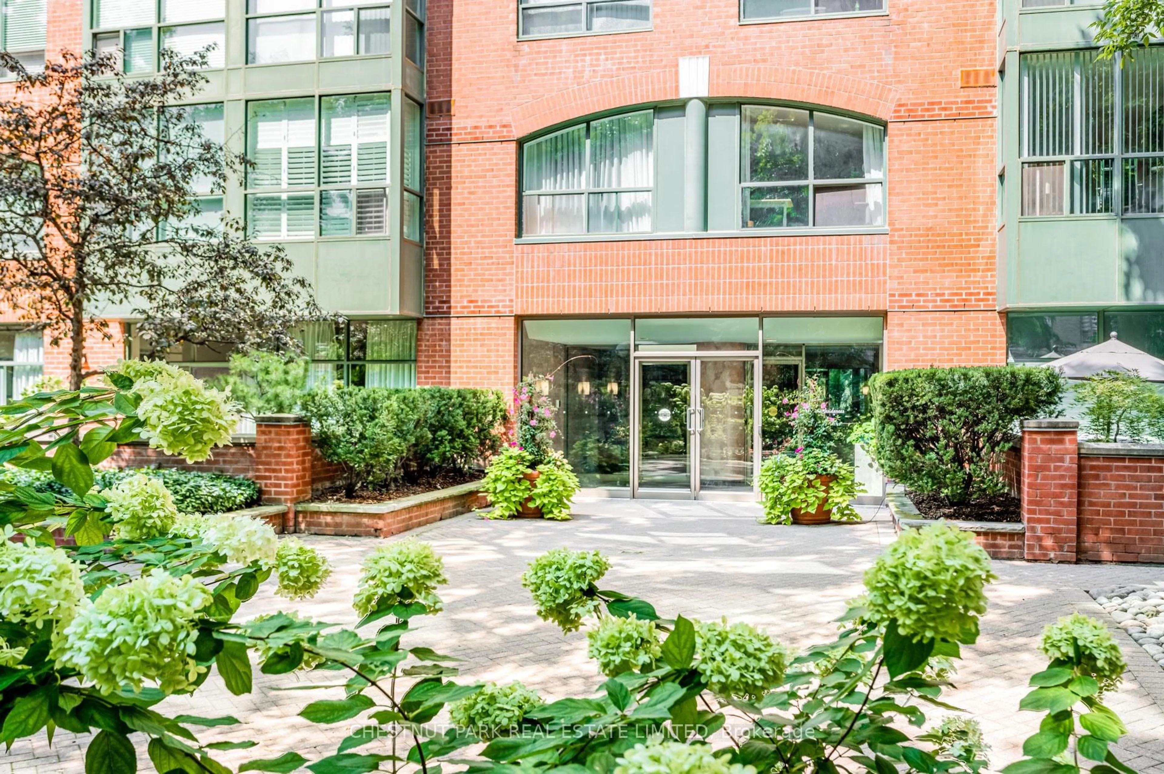 Unknown for 95 Prince Arthur Ave #104, Toronto Ontario M5R 3P6