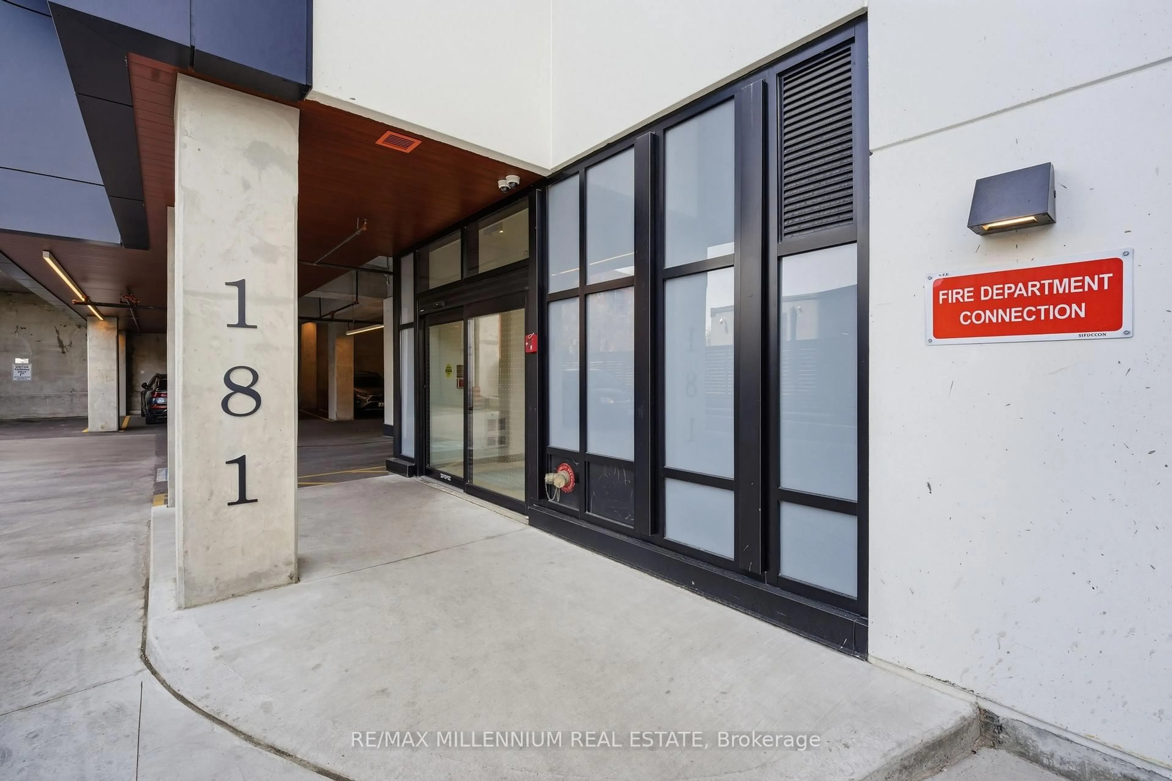 Indoor foyer for 181 Sterling Rd #314, Toronto Ontario M6R 2B2