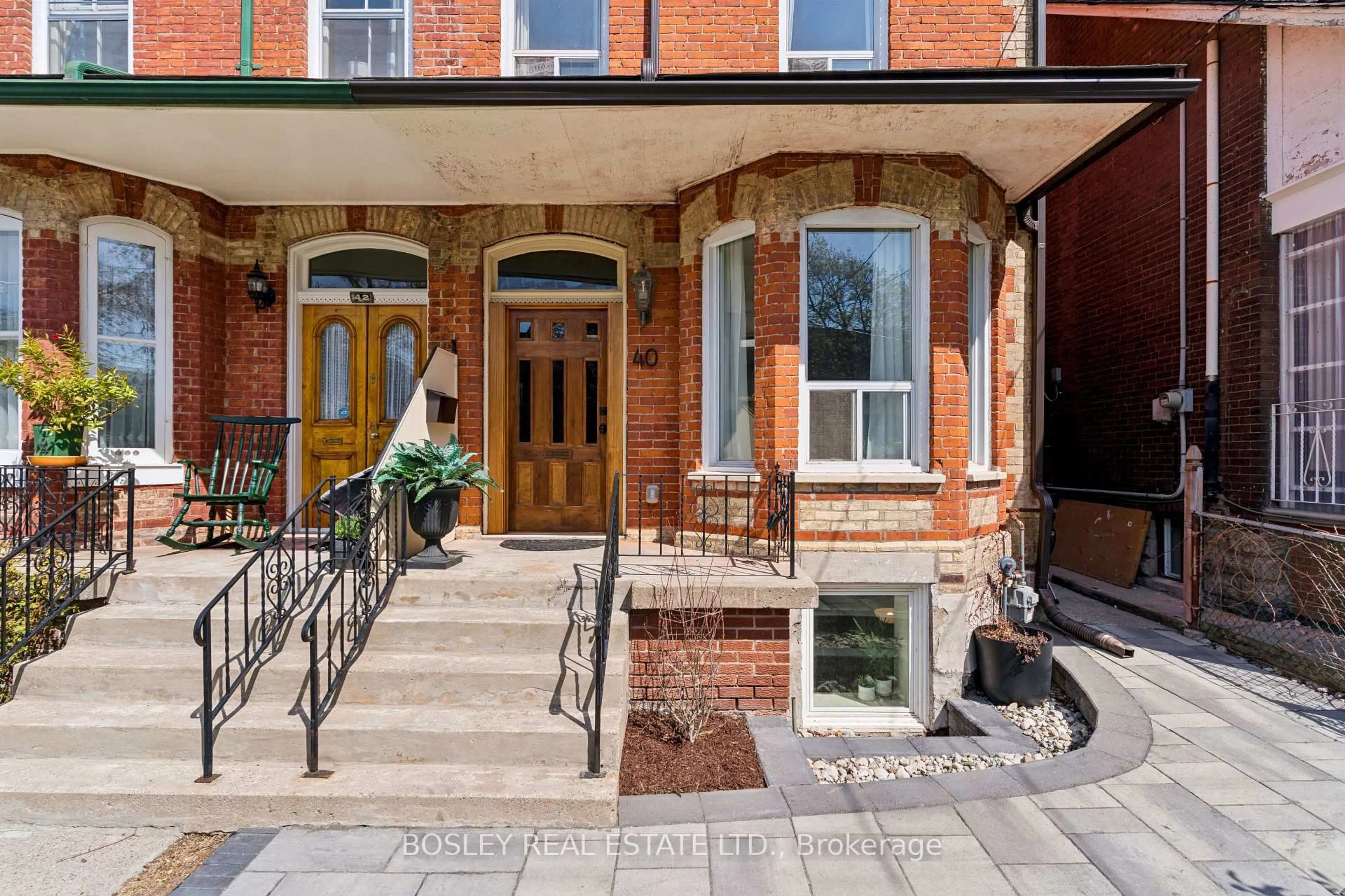 Unknown for 40 Halton St, Toronto Ontario M6J 1R3