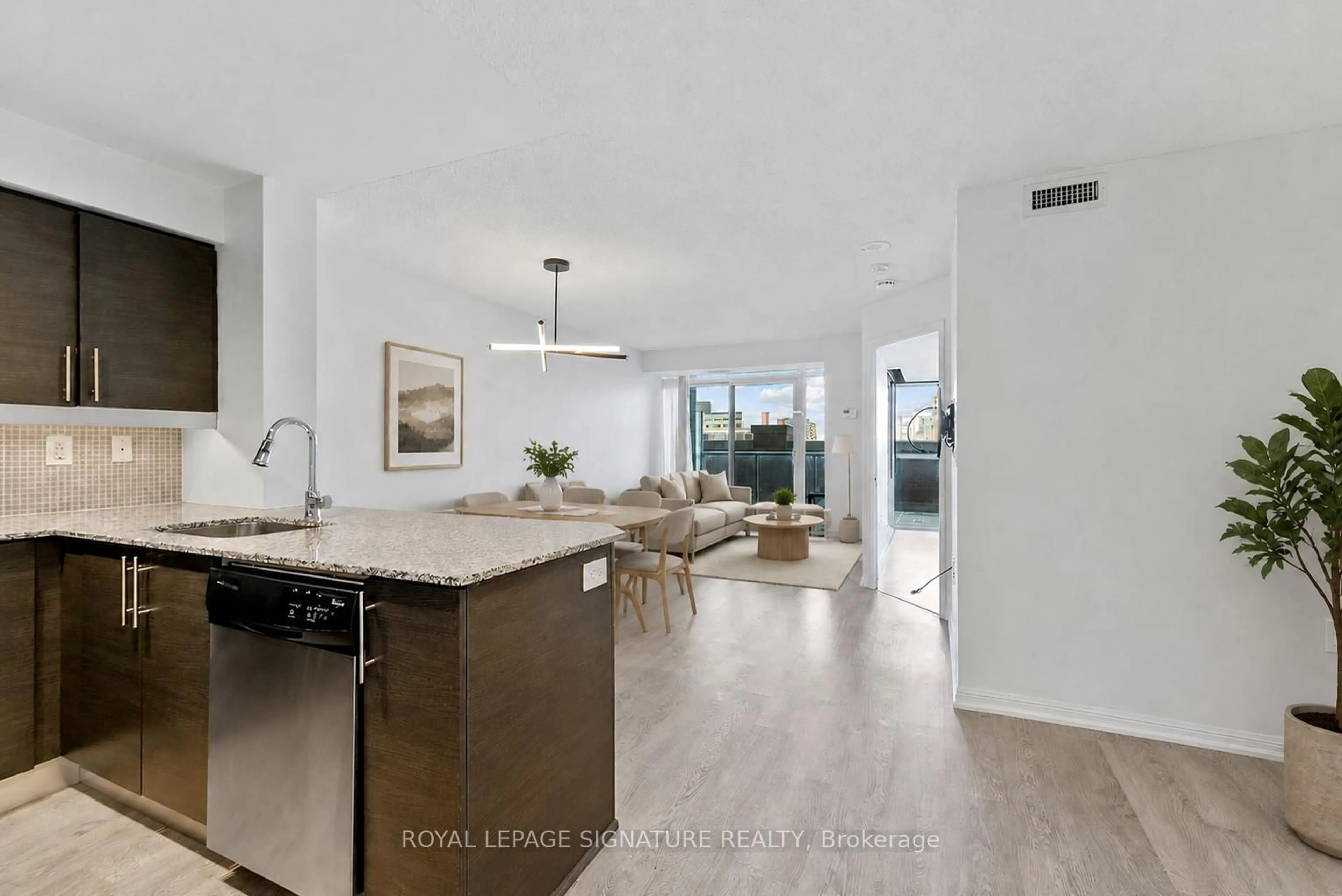 Open concept kitchen, unknown for 125 Western Battery Rd #612, Toronto Ontario M6K 3R8