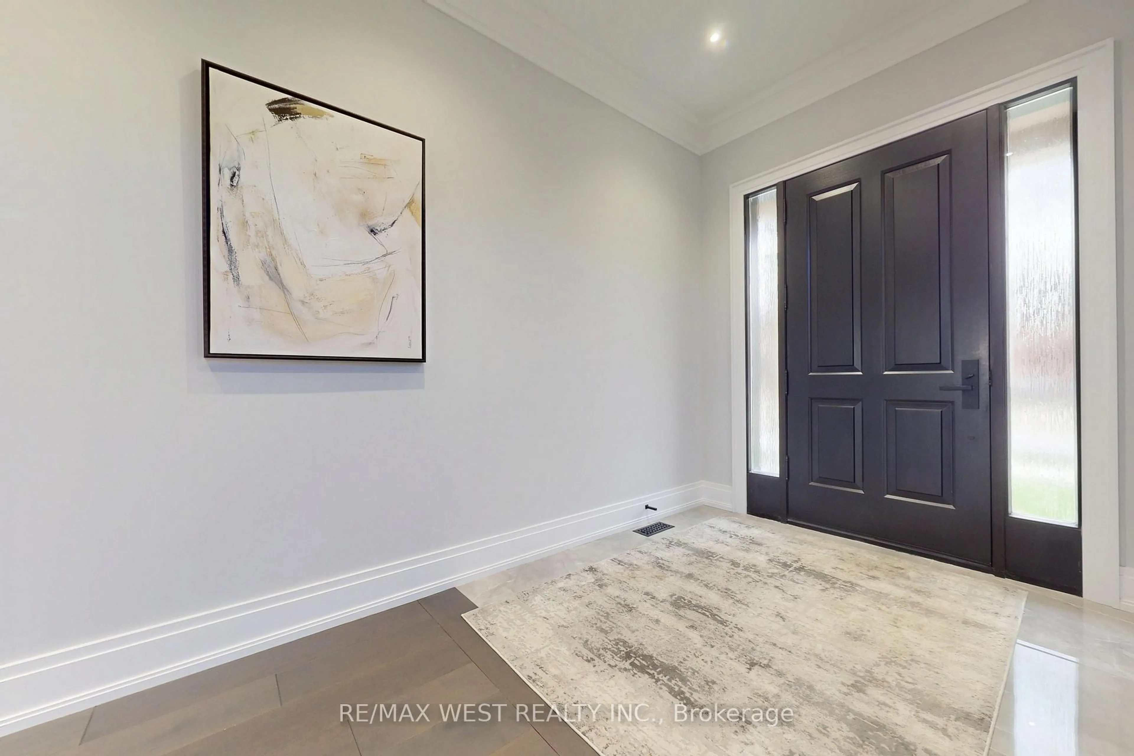 Indoor entryway for 222 Connaught Ave, Toronto Ontario M2M 1H5