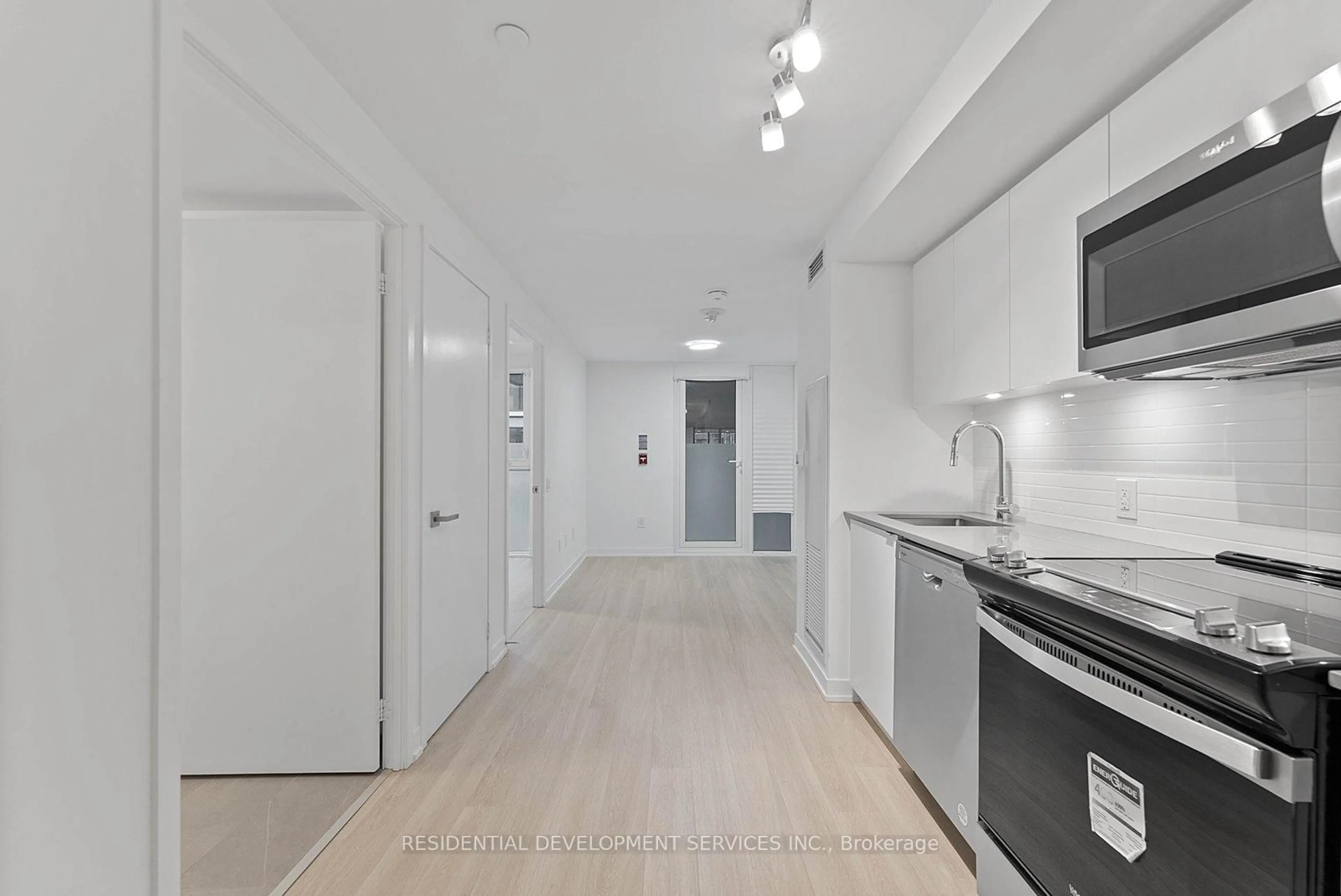 Standard kitchen, unknown for 500 Wilson Ave #130, Toronto Ontario M3H 5Y9