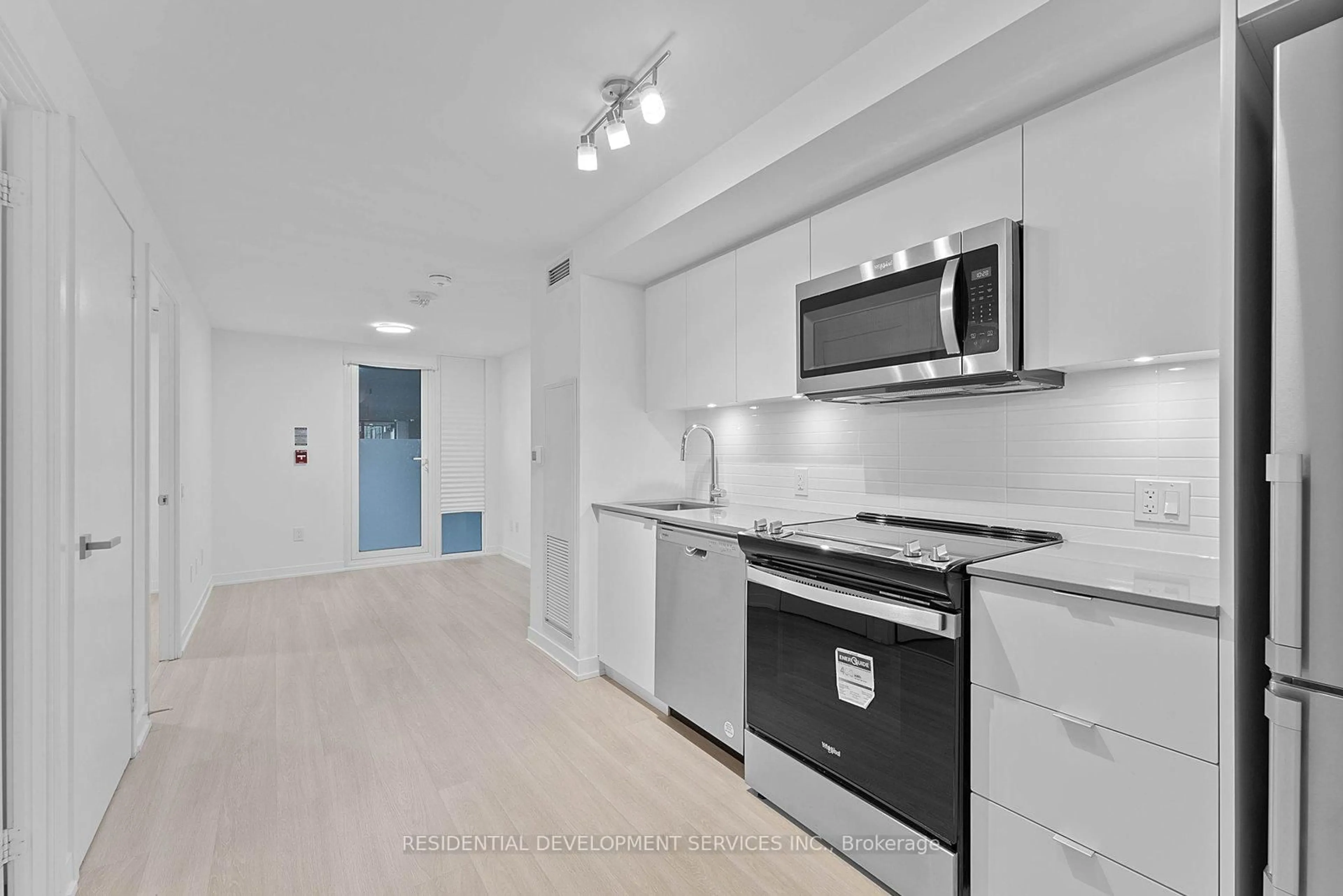Standard kitchen, unknown for 500 Wilson Ave #130, Toronto Ontario M3H 5Y9