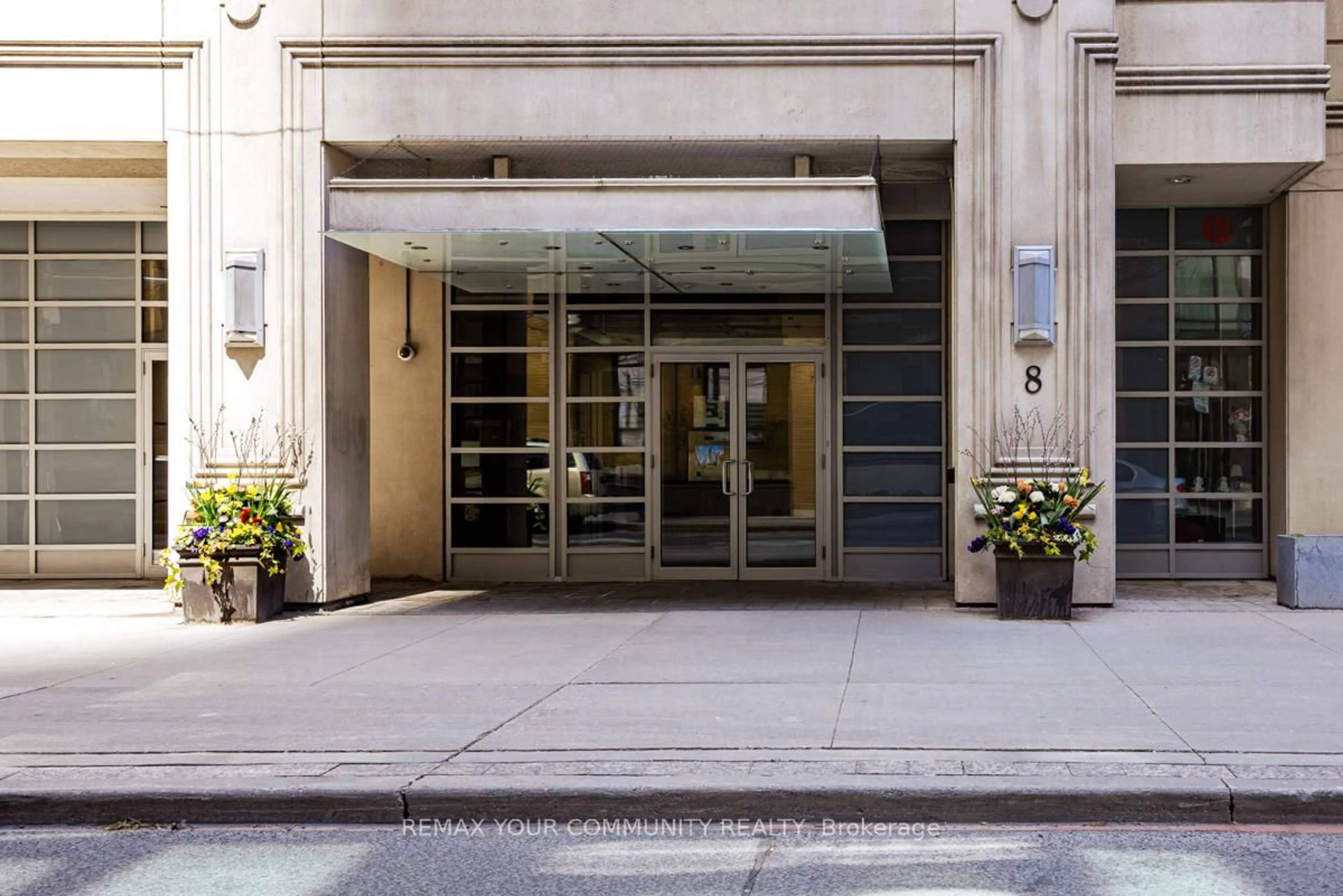 Indoor foyer for 8 Scollard St #1108, Toronto Ontario M5R 1M2