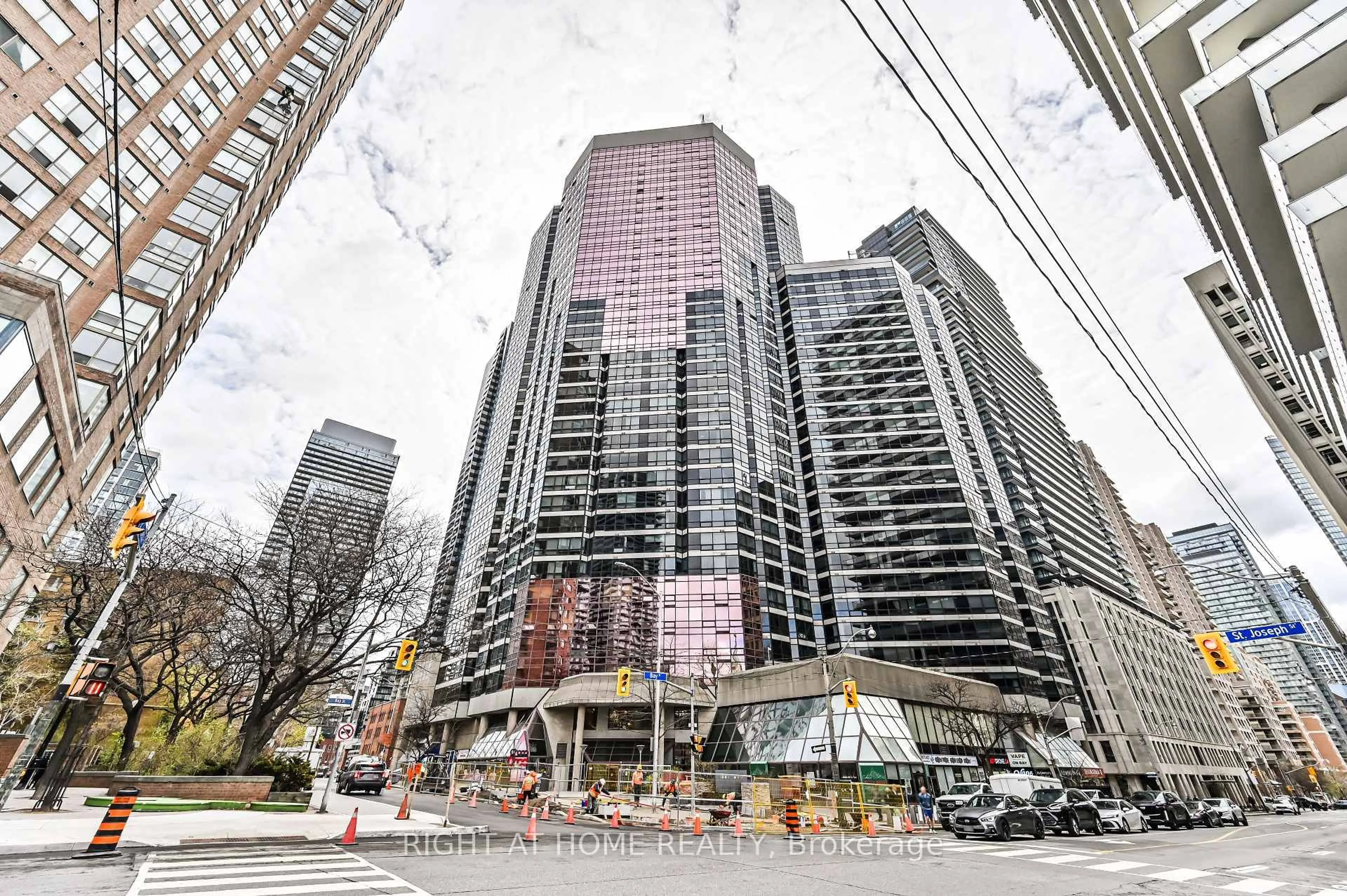 Unknown for 1001 Bay St #3104, Toronto Ontario M5S 3A6