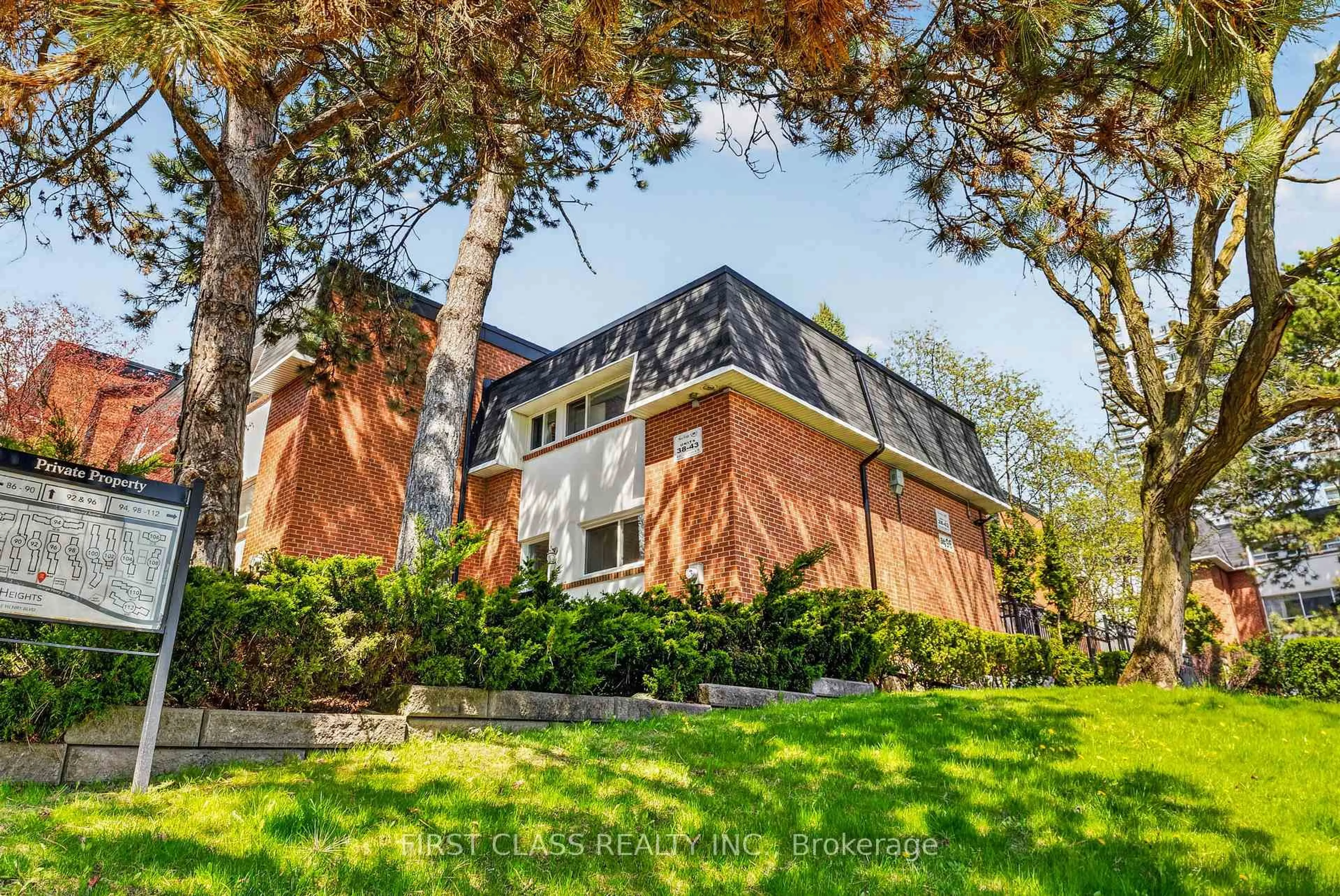 Home with brick exterior material, street for 96 George Henry Blvd #38, Toronto Ontario M2J 1E7