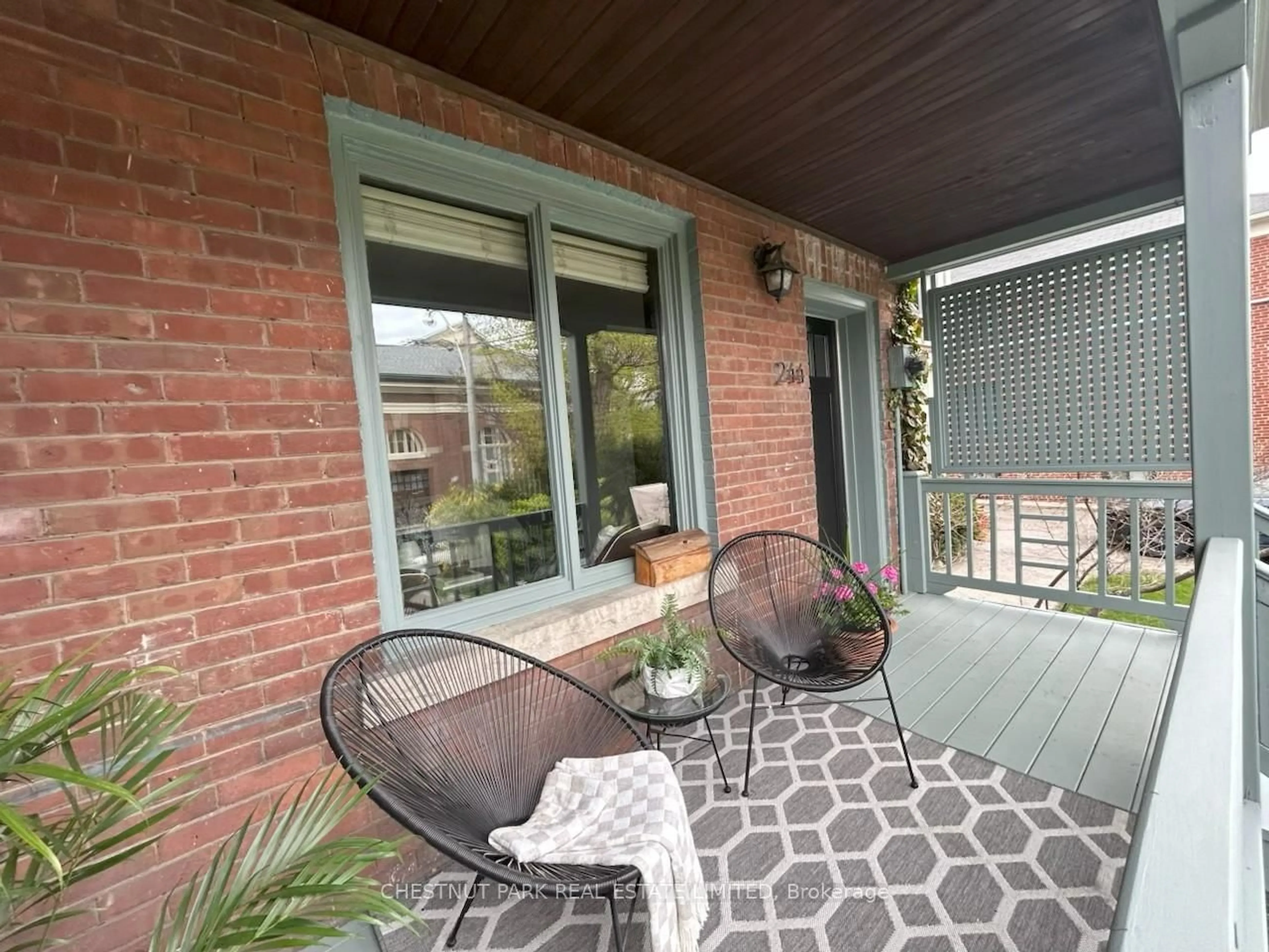 Patio, street for 244 Cottingham St, Toronto Ontario M4V 1C6