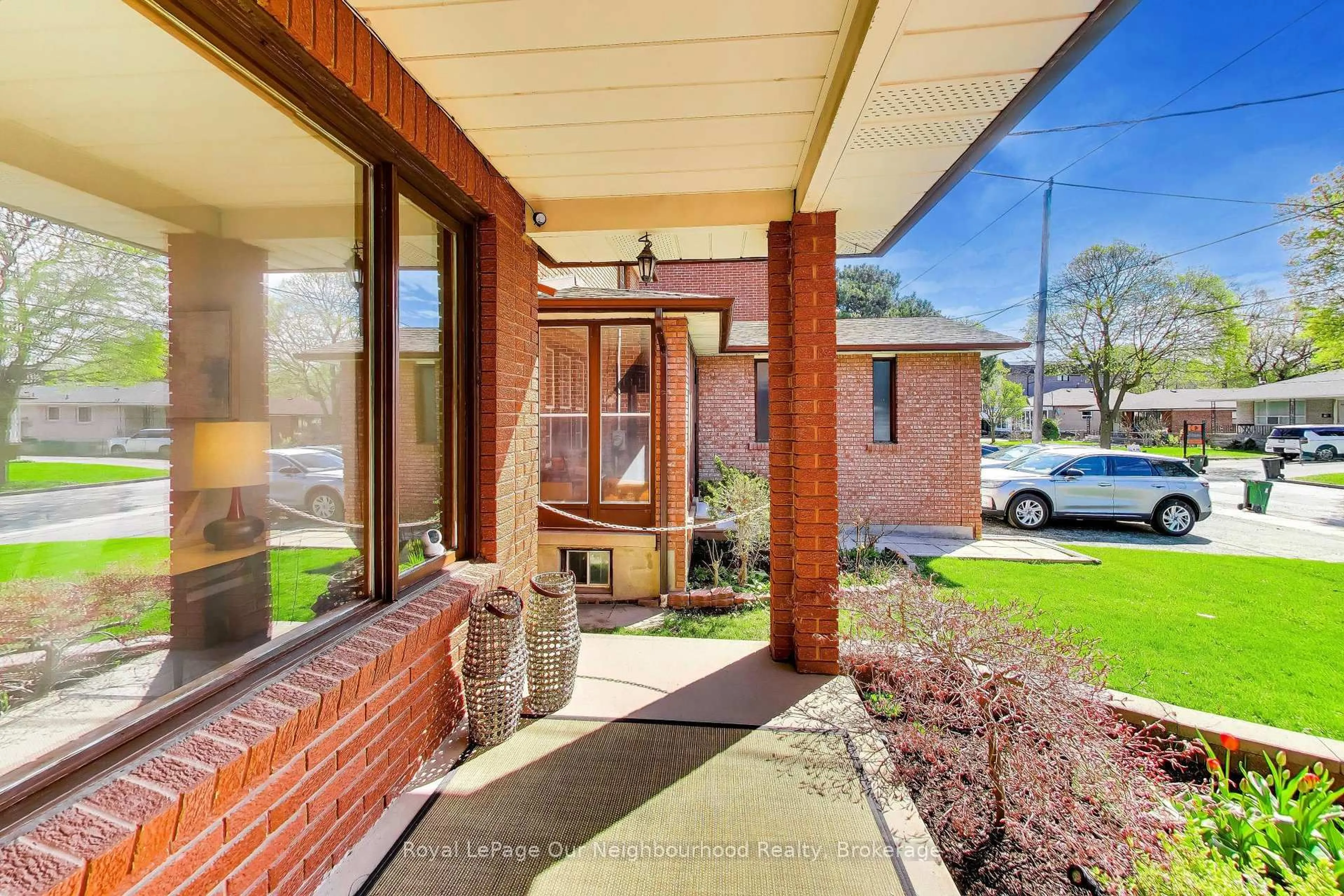 Unknown for 32 Madawaska Ave, Toronto Ontario M2M 2P9