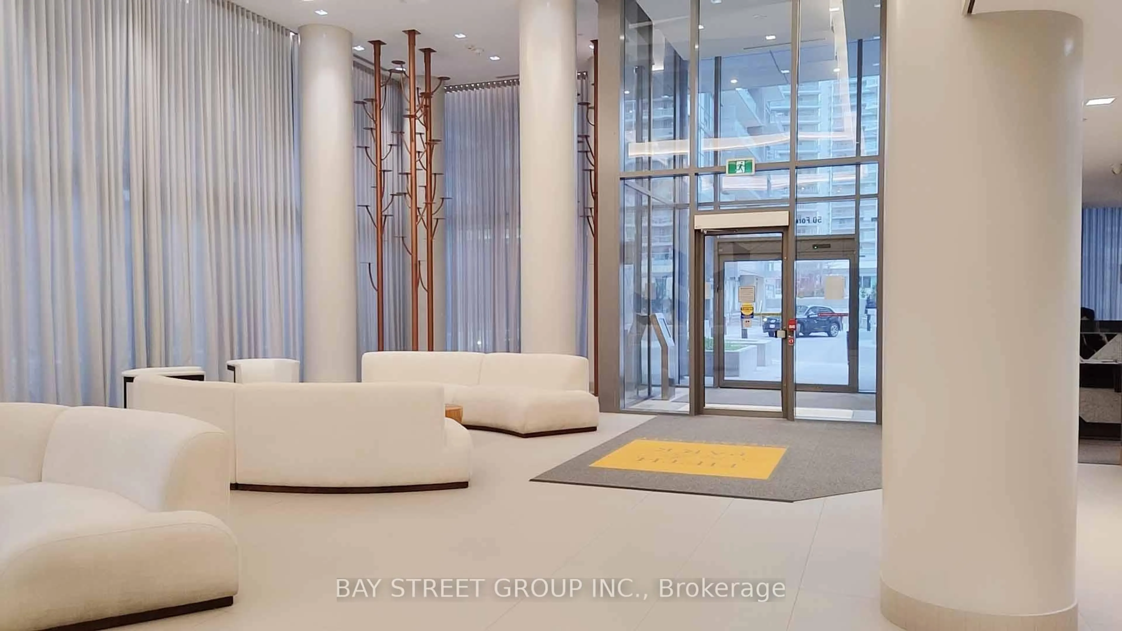 Indoor foyer for 50 Forest Manor Rd #2208, Toronto Ontario M2J 0E3