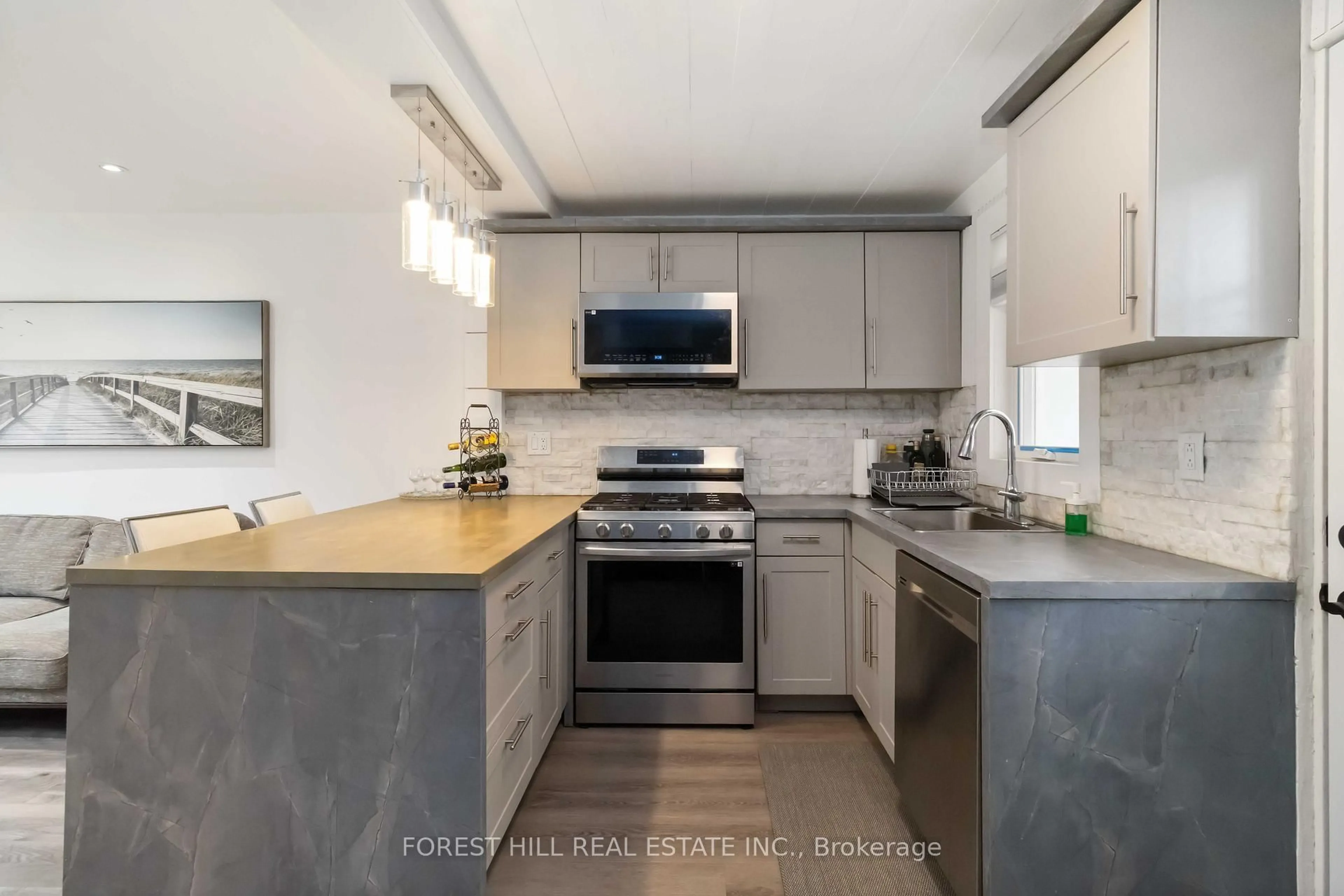 Unknown for 310 Senlac Rd, Toronto Ontario M2R 1R1