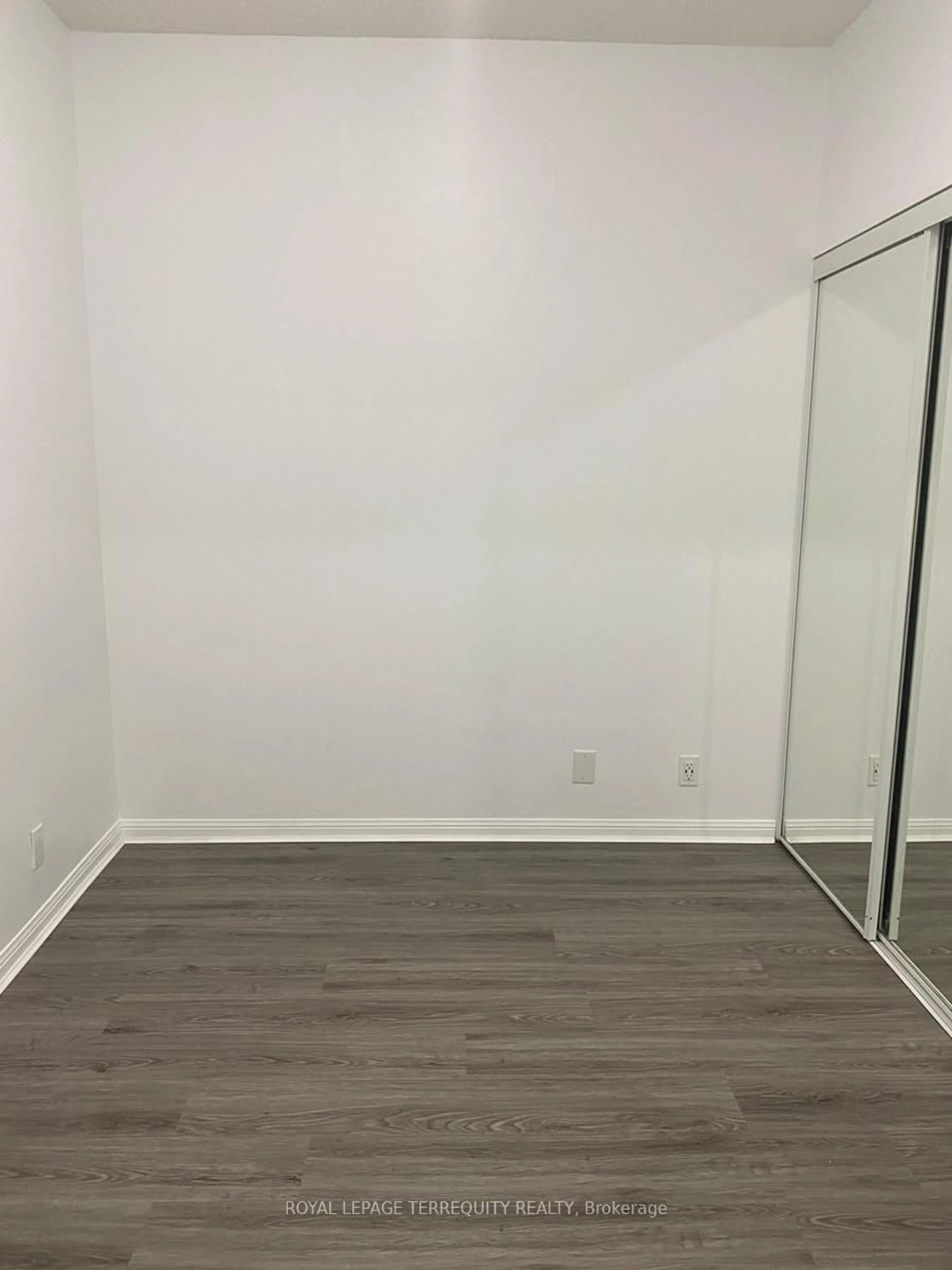 A pic of a room for 230 Queens Quay #2322, Toronto Ontario M5J 2Y7