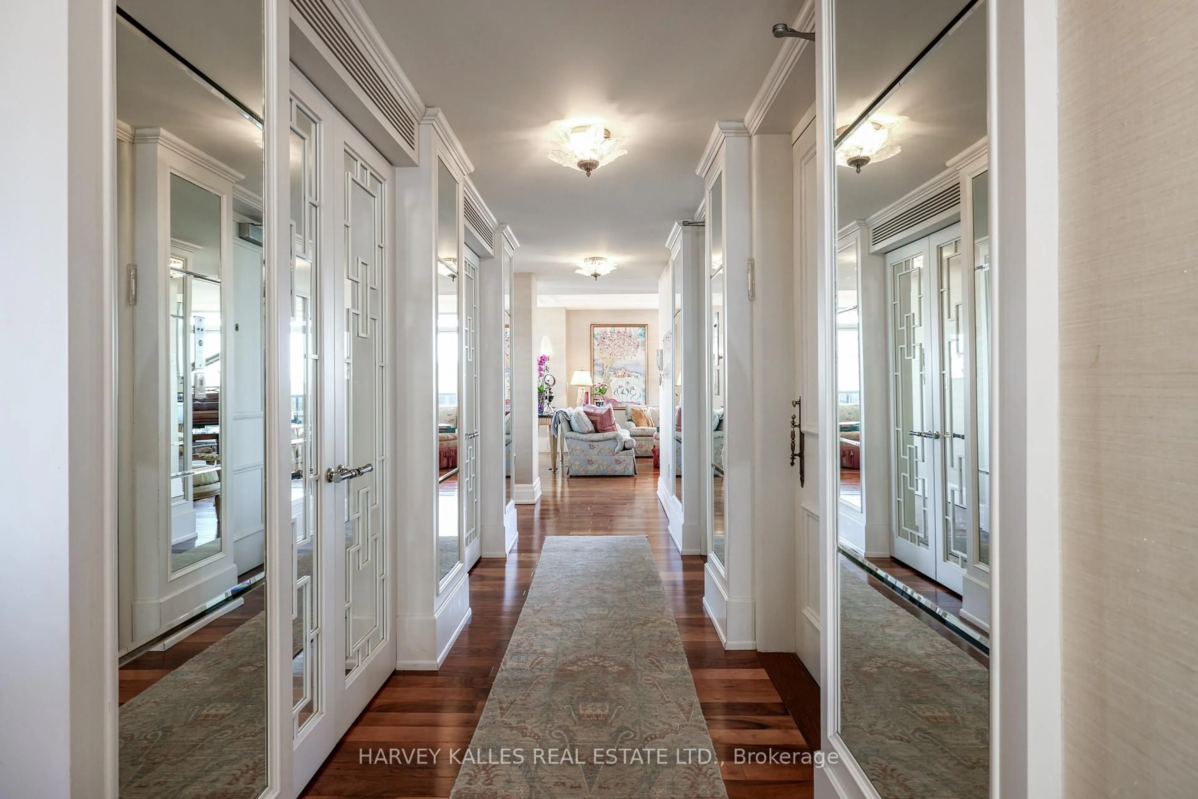 Indoor foyer for 2600 Bathurst St #801, Toronto Ontario M6B 2Z4